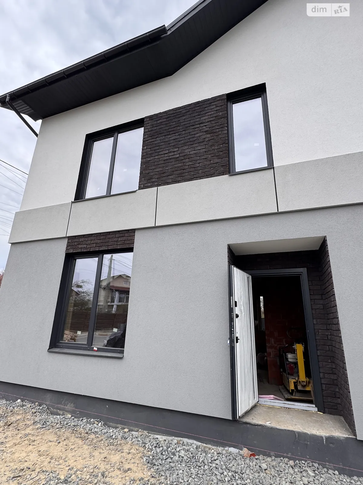 Продается дом на 2 этажа 90 кв. м с бассейном, цена: 85000 $ - фото 1