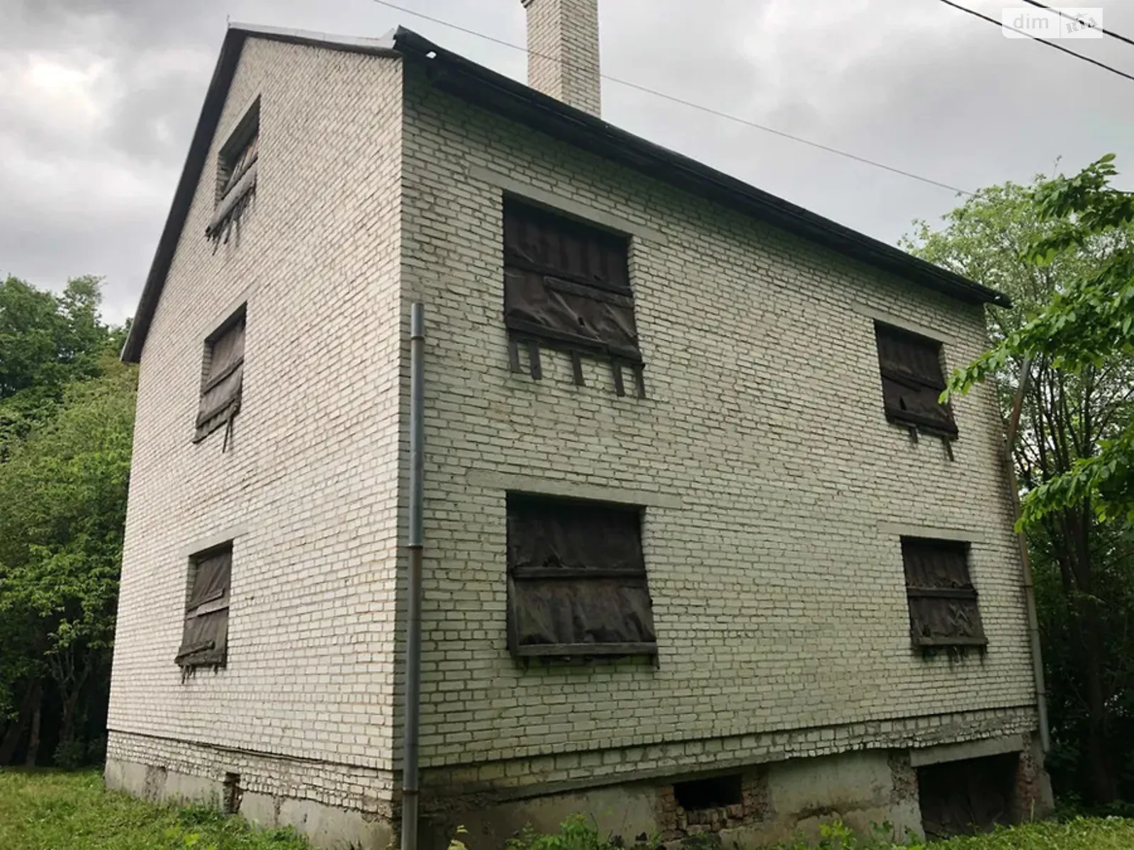 Продается дом на 3 этажа 300 кв. м с гаражом, цена: 120000 $ - фото 1