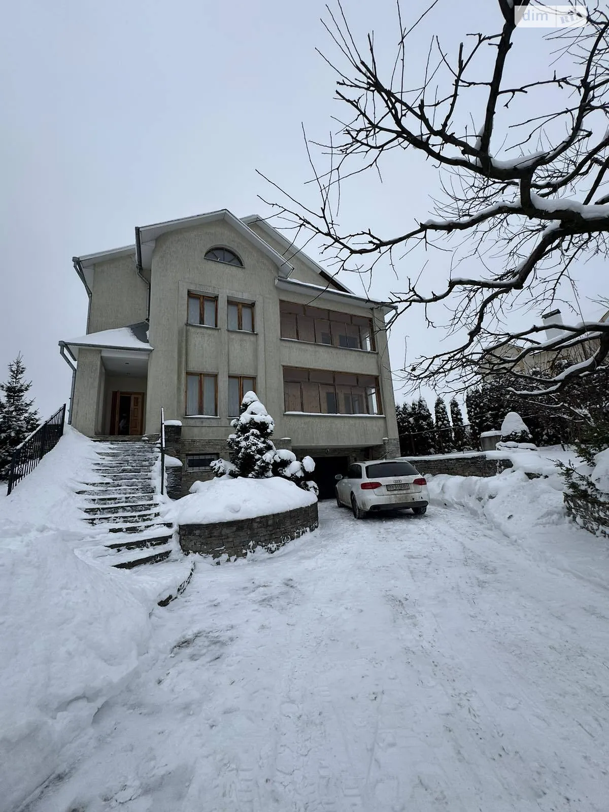 Продается дом на 3 этажа 303.8 кв. м с камином, цена: 380000 $ - фото 1