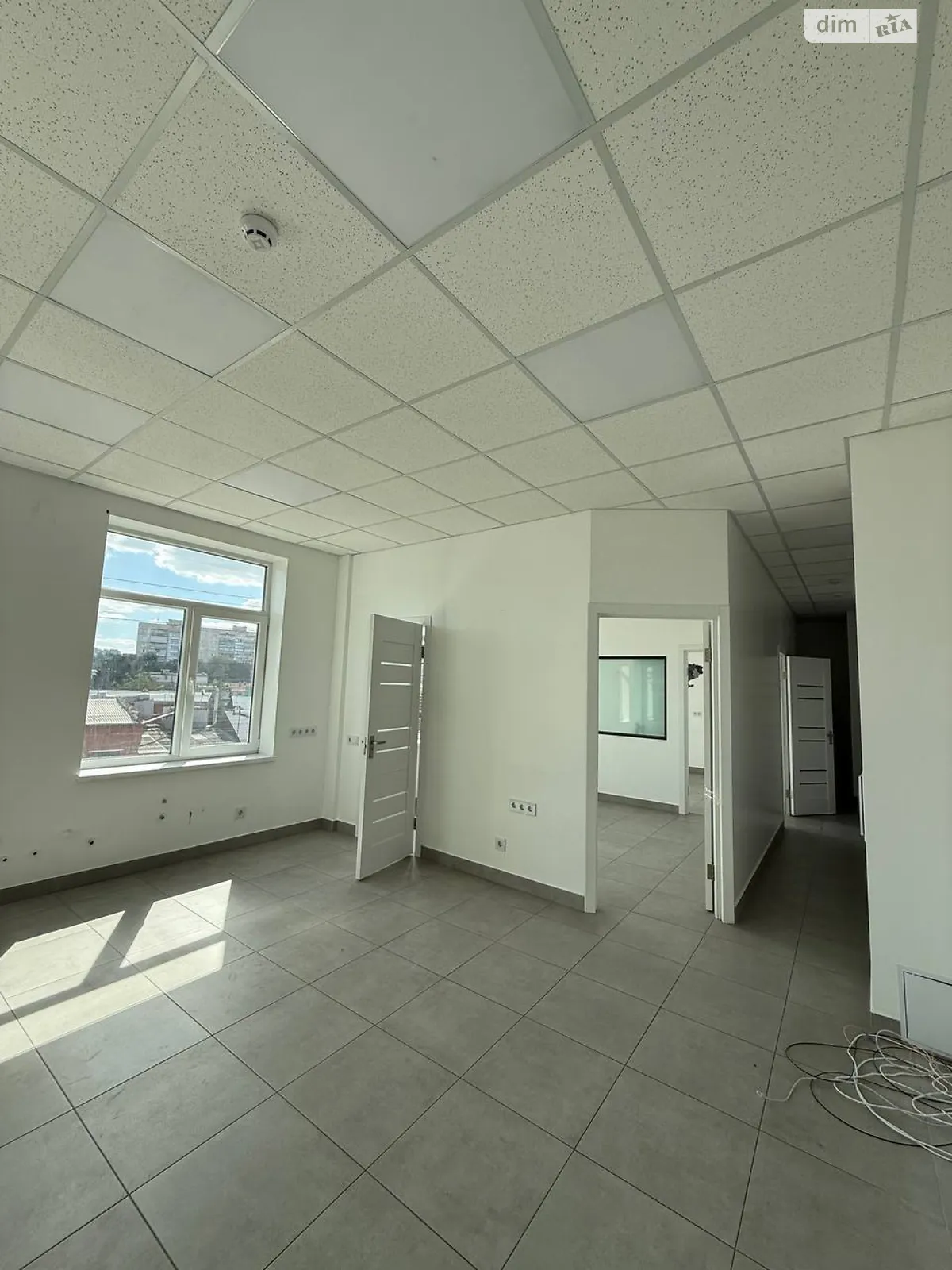 Продається офіс 84.4 кв. м в бізнес-центрі, цена: 65000 $ - фото 1