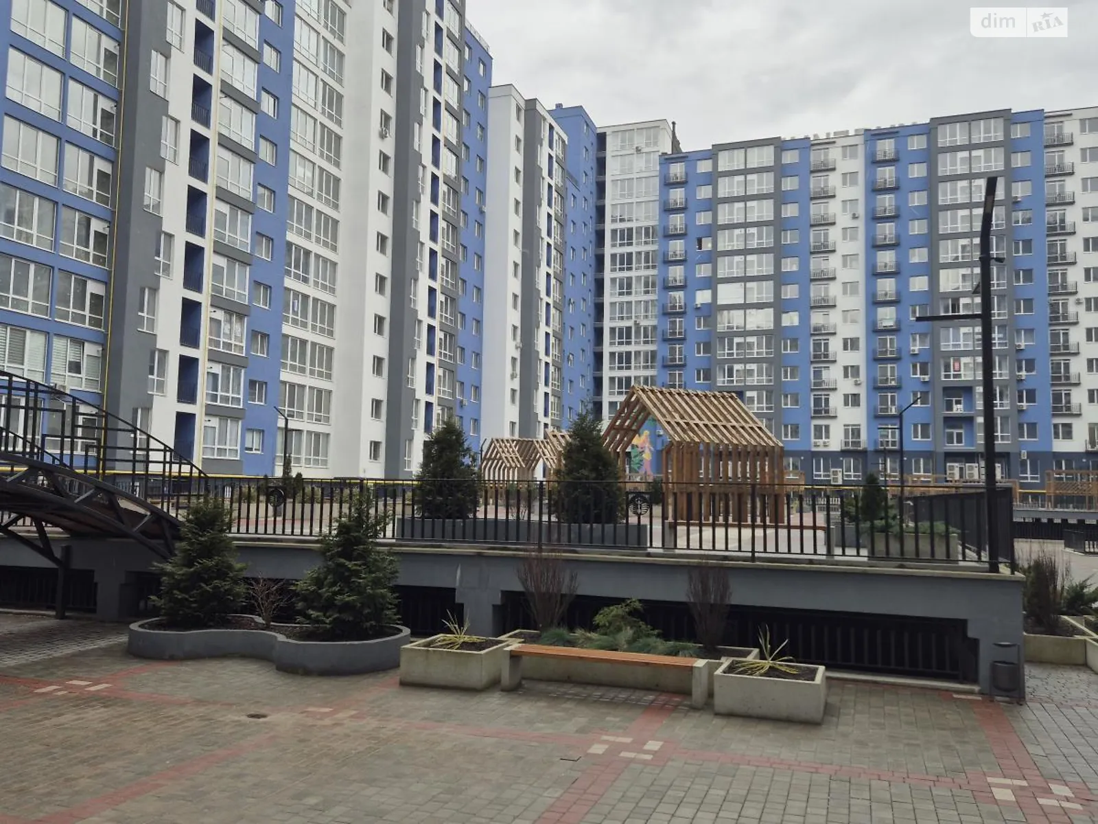 Продается 1-комнатная квартира 47.2 кв. м в Ивано-Франковске, ул. Княгинин, 44 - фото 1