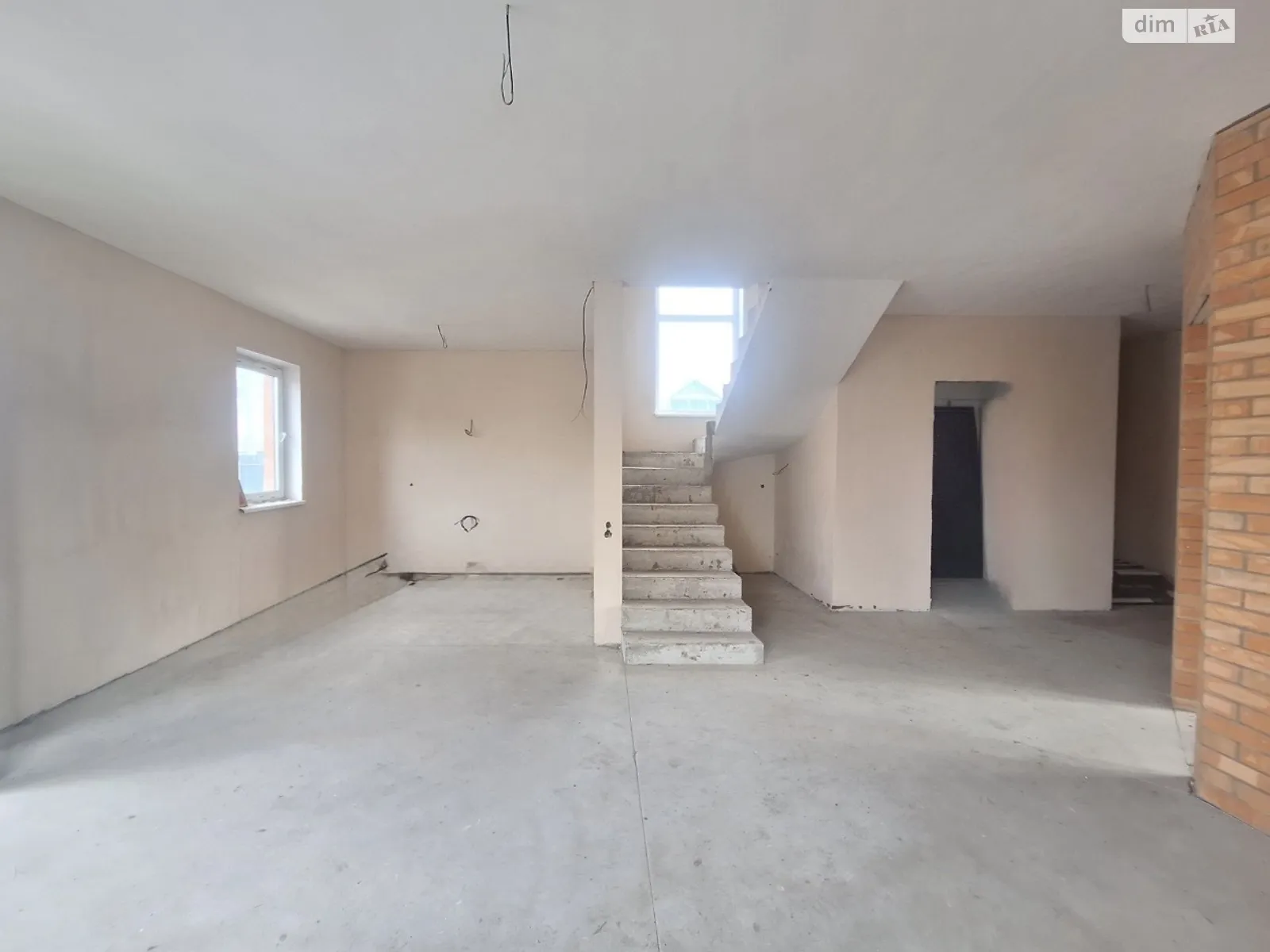 Продается дом на 2 этажа 115 кв. м с подвалом, цена: 85000 $ - фото 1