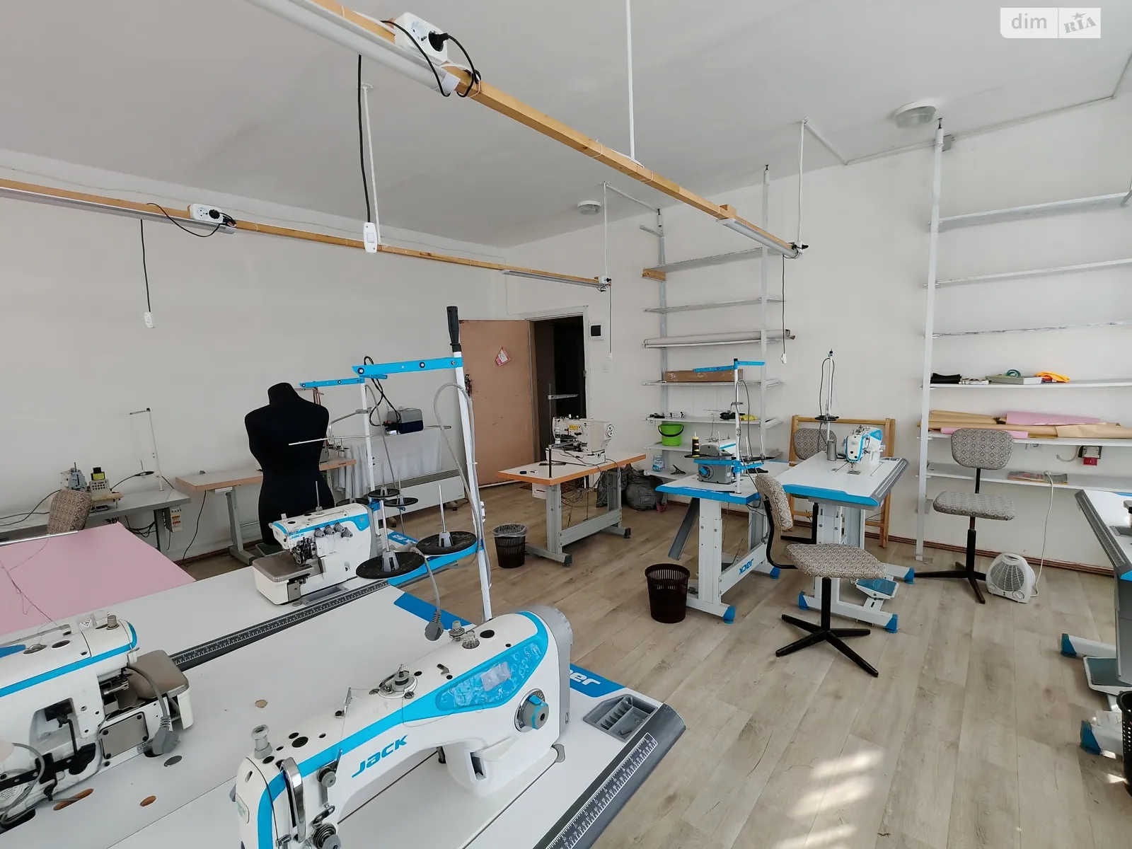 Сдается в аренду помещения свободного назначения 36 кв. м в 4-этажном здании, цена: 5400 грн - фото 1