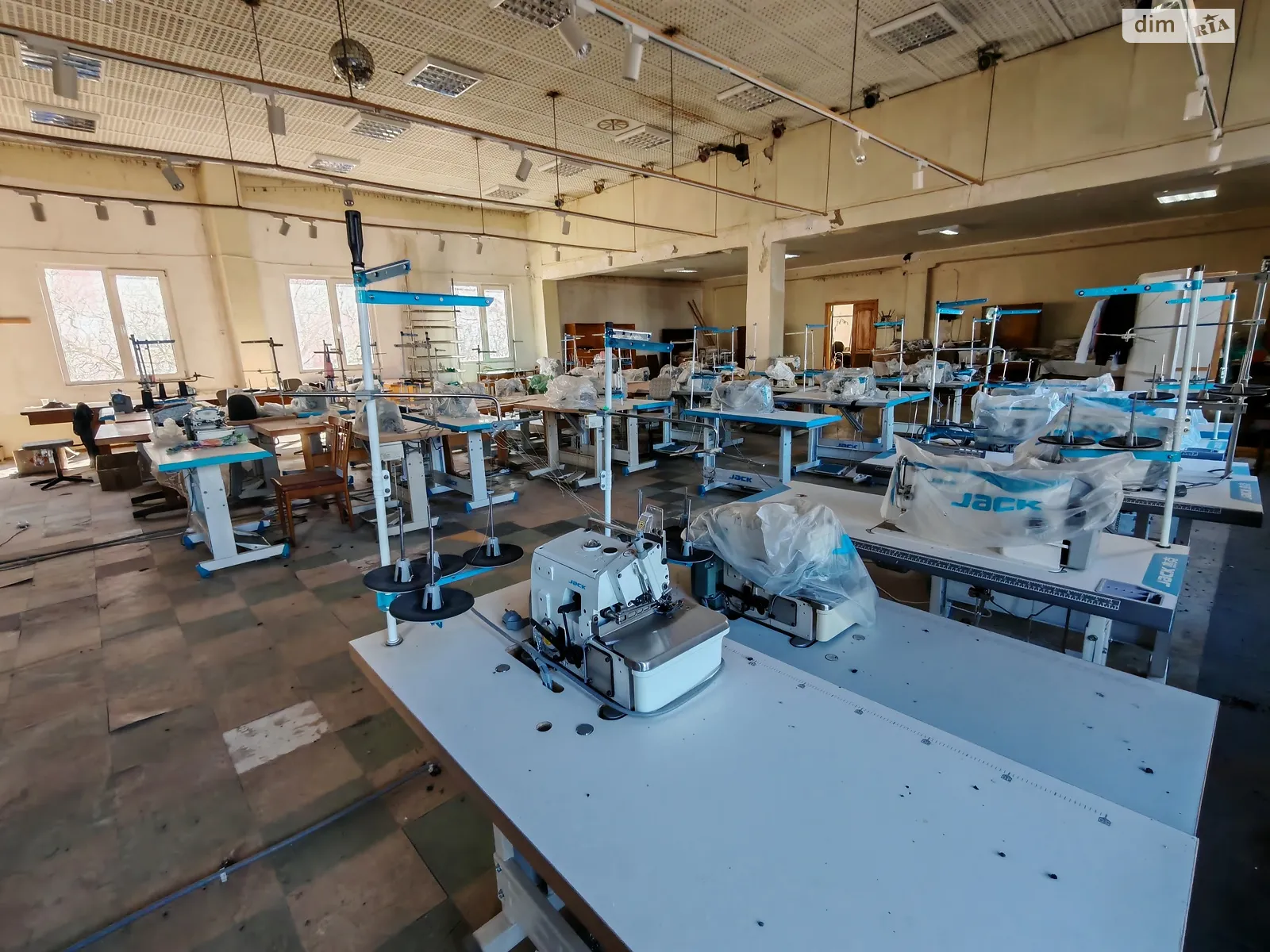 Сдается в аренду помещения свободного назначения 240 кв. м в 4-этажном здании, цена: 36000 грн - фото 1