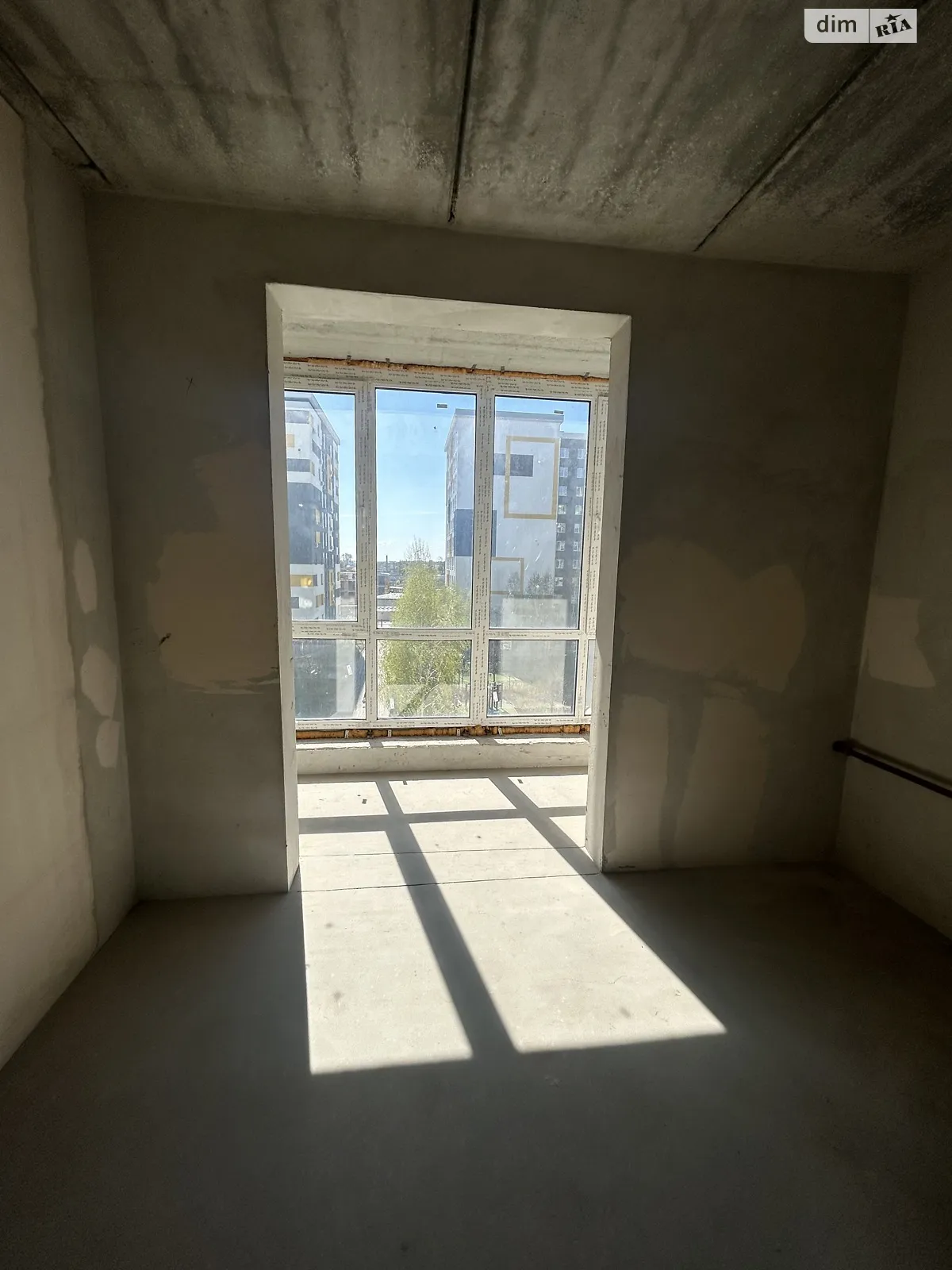 Продается 1-комнатная квартира 37 кв. м в Буче, ул. Вишневая - фото 1