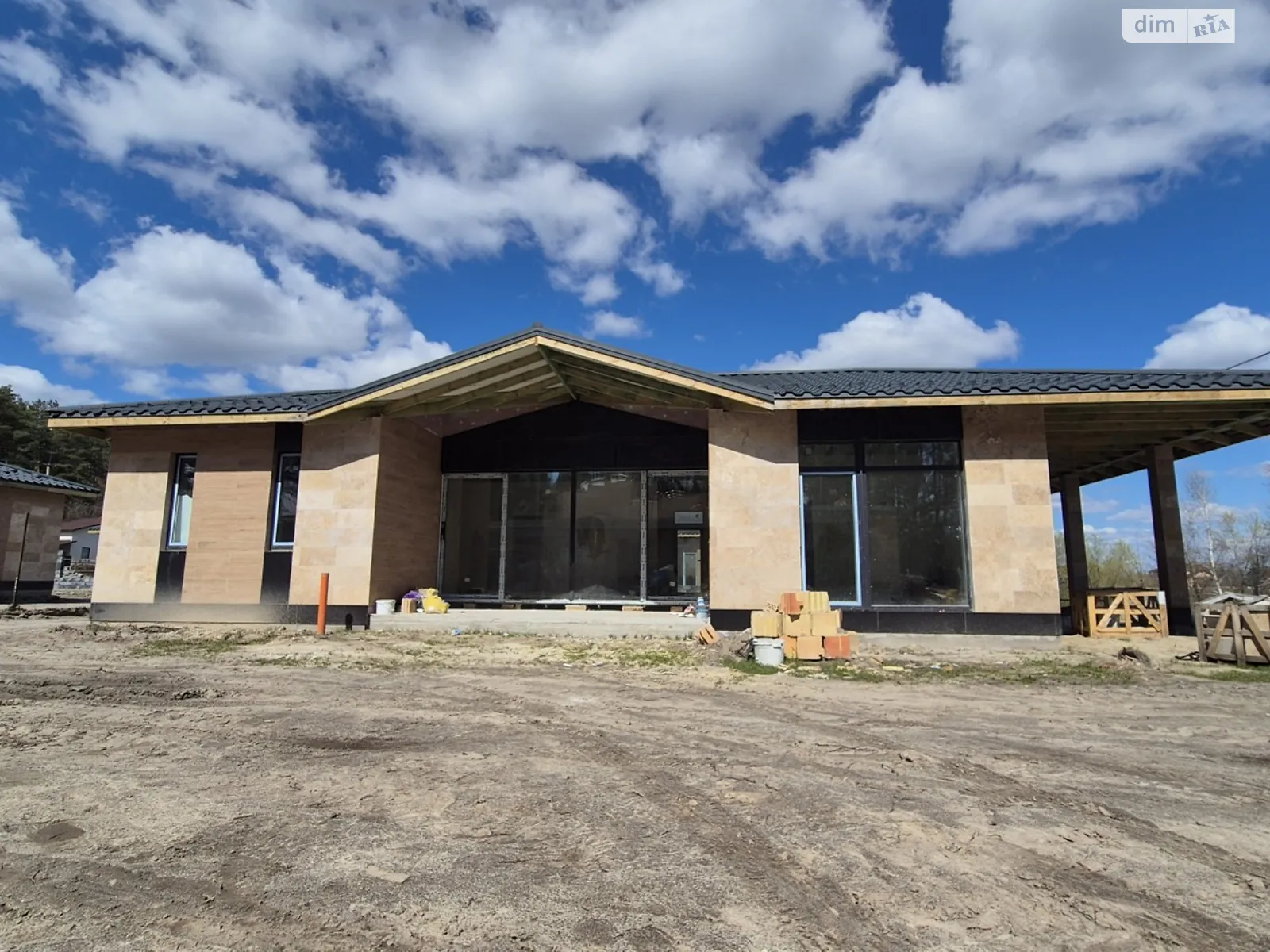 Продается одноэтажный дом 130 кв. м с бассейном, цена: 170000 $ - фото 1