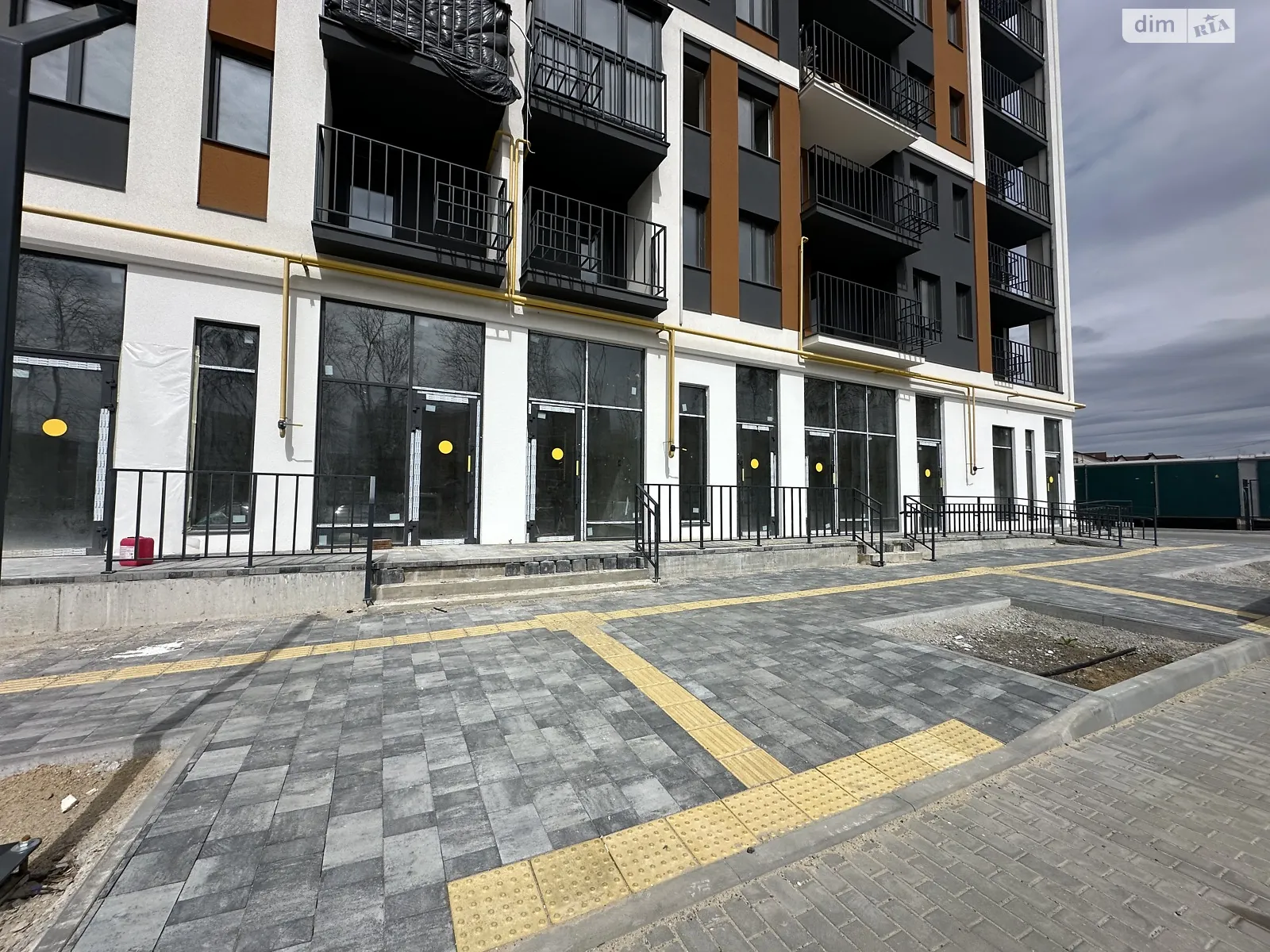 Сдается в аренду помещения свободного назначения 23 кв. м в 10-этажном здании, цена: 690 $ - фото 1