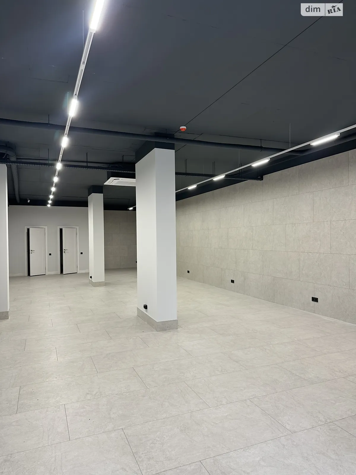 Сдается в аренду помещения свободного назначения 116.8 кв. м в 10-этажном здании, цена: 47000 $ - фото 1