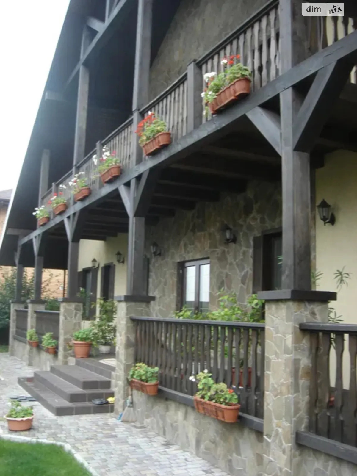 Продается дом на 2 этажа 350 кв. м с камином, цена: 500000 $ - фото 1