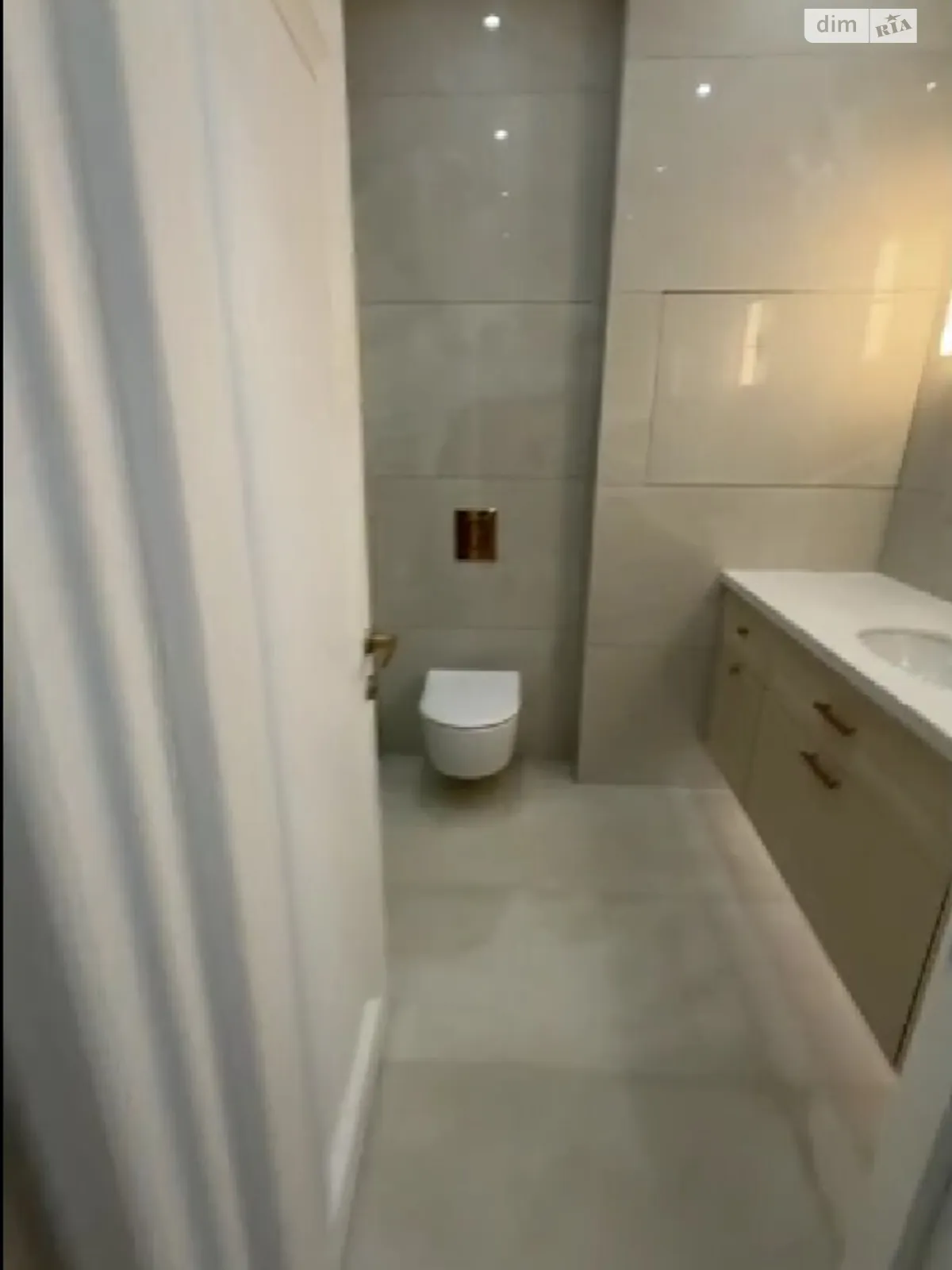 Сдается в аренду 2-комнатная квартира 50 кв. м в Киеве, ул. Драгоманова, 4 - фото 1