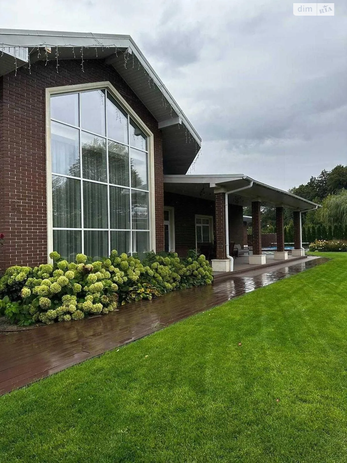 Продається одноповерховий будинок 213.8 кв. м з ділянкою, цена: 400000 $ - фото 1