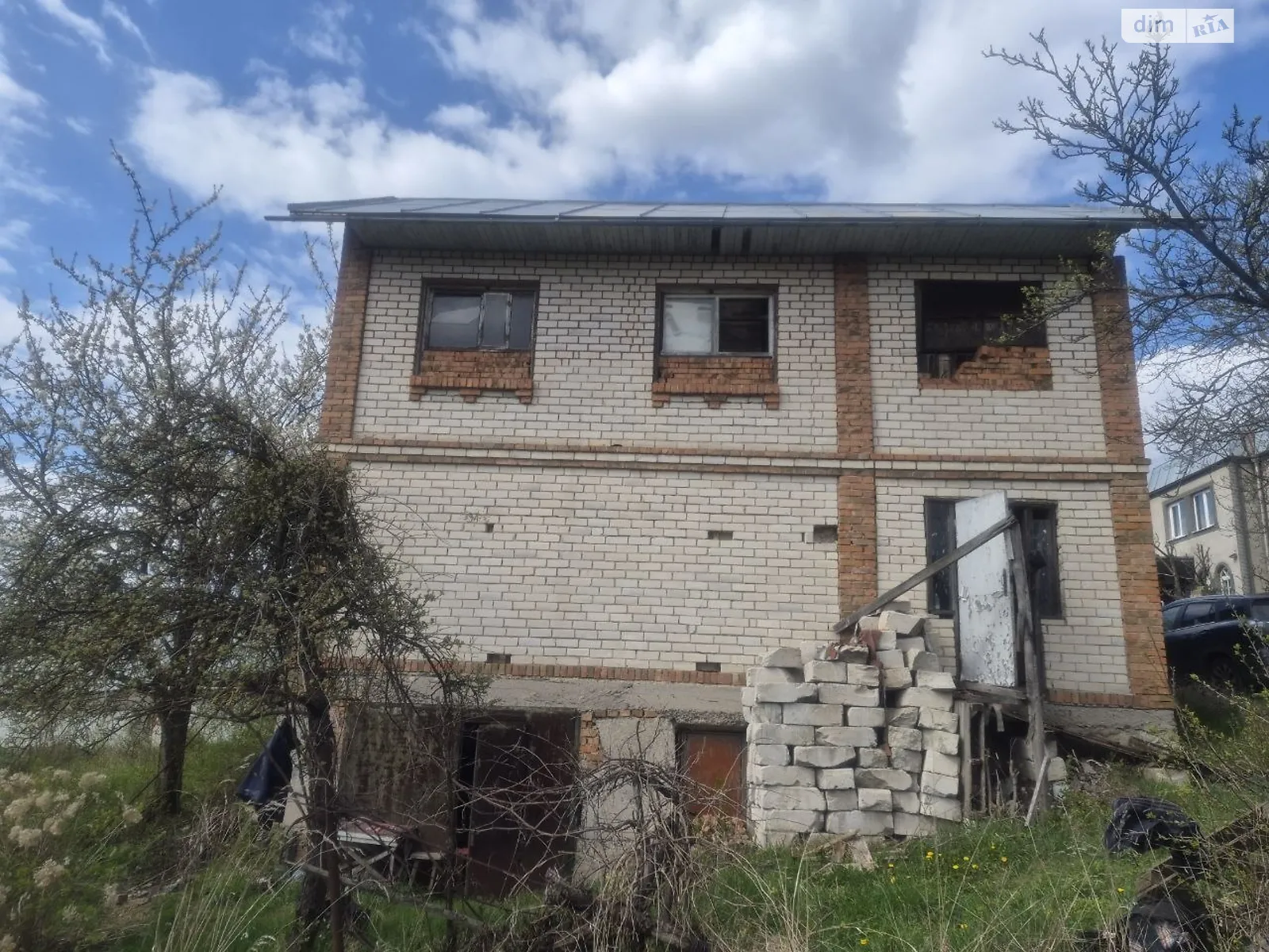 Продается дом на 2 этажа 100 кв. м с подвалом, цена: 32000 $ - фото 1