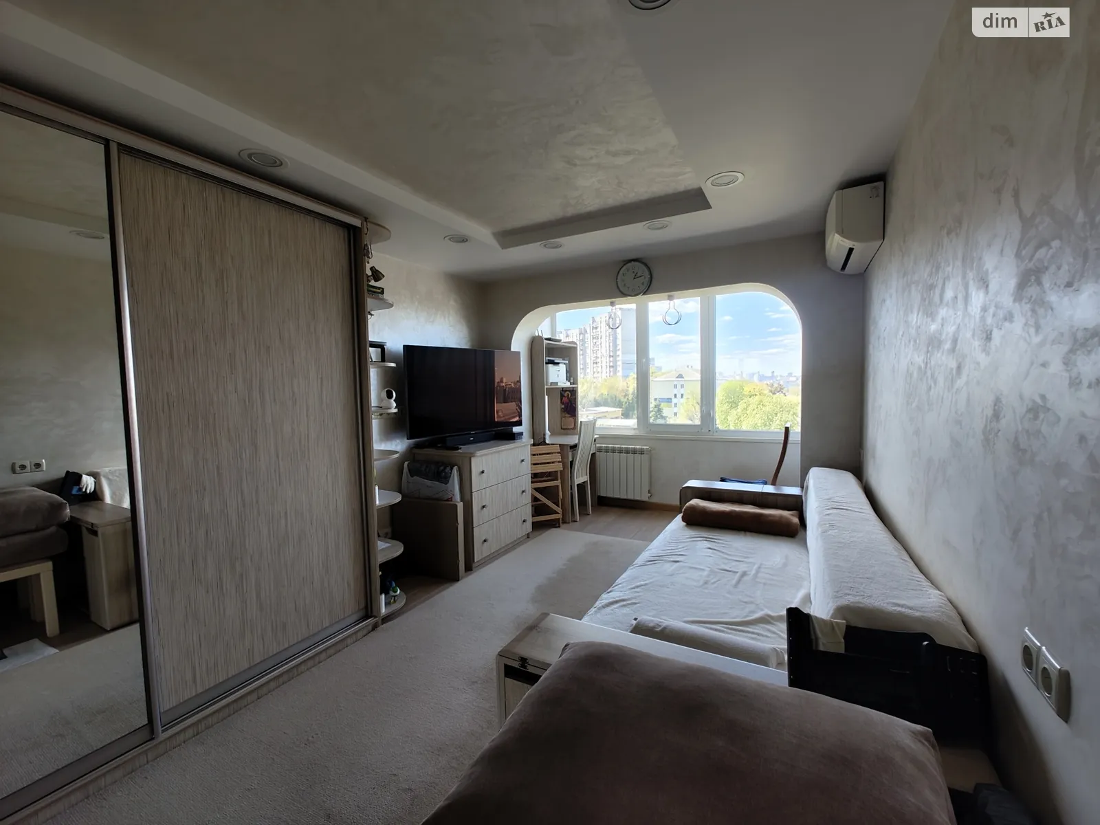 просп. Воздушных Сил(Воздухофлотский), 8 Соломянка Киев Вокзальная - фото 1