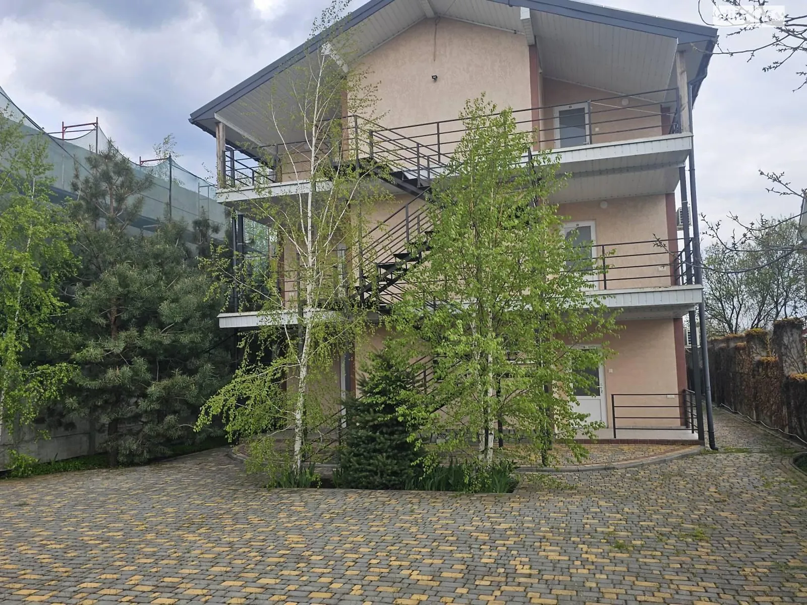 Продается дом на 3 этажа 284.4 кв. м с мебелью, цена: 475000 $ - фото 1