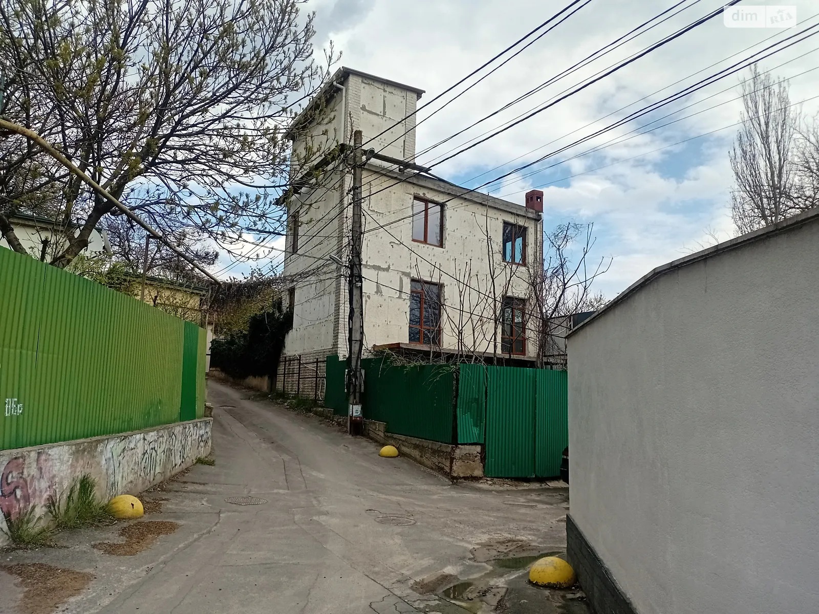 Продается дом на 4 этажа 250 кв. м с камином, цена: 70000 $ - фото 1