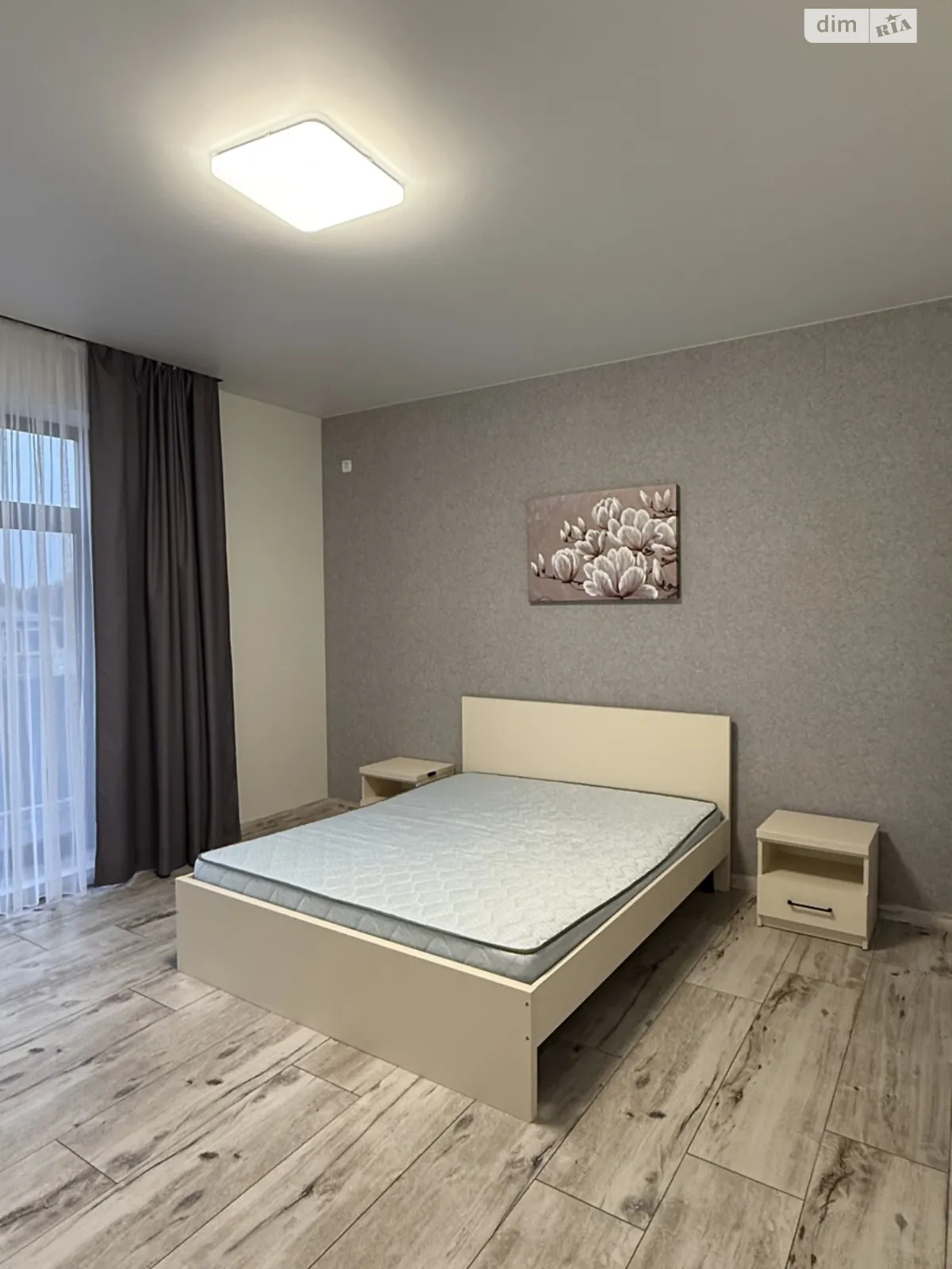 Сдается в аренду одноэтажный дом 160 кв. м с верандой, цена: 1000 $ - фото 1