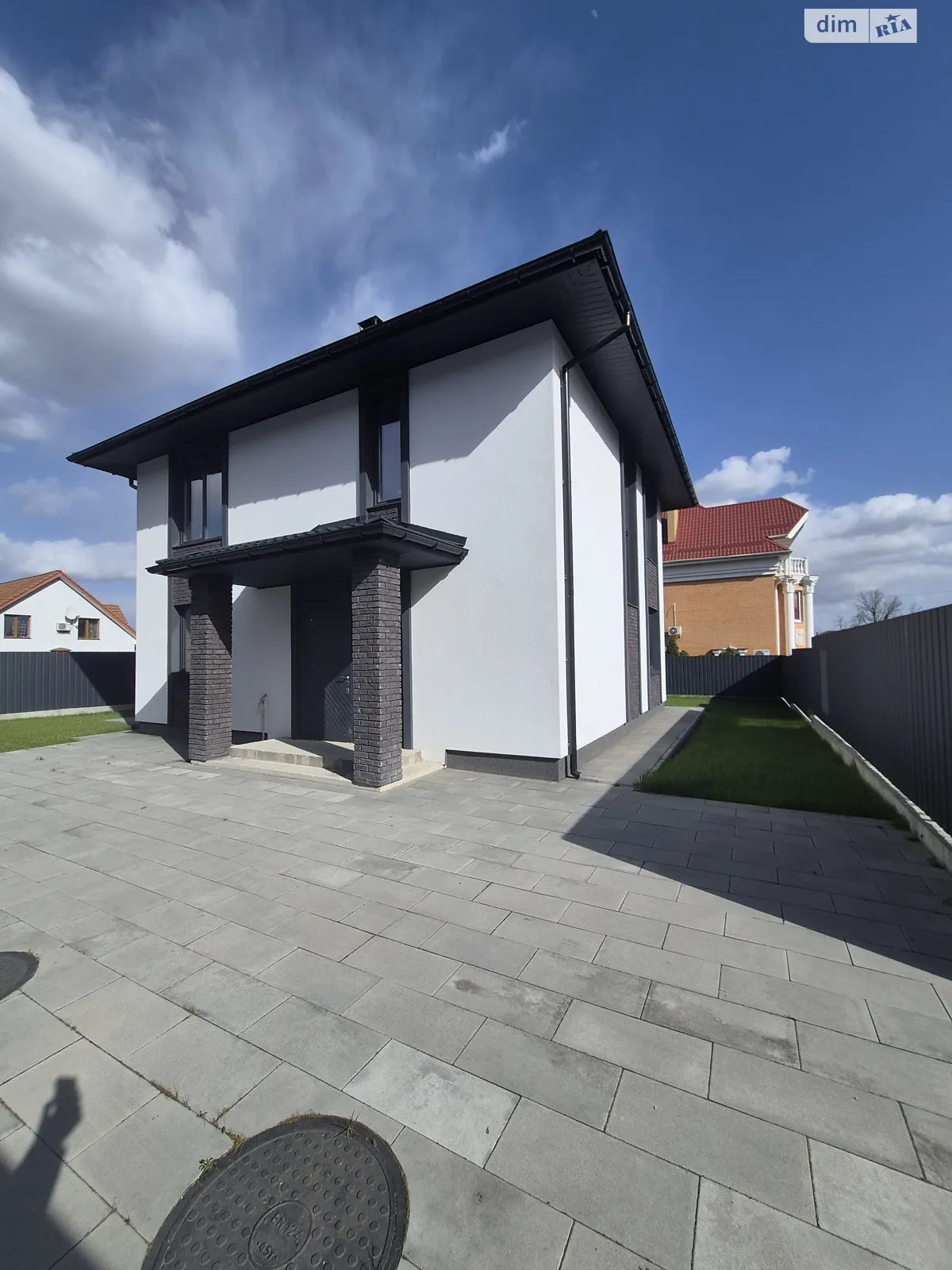 Продается дом на 2 этажа 130 кв. м с баней/сауной, цена: 170000 $ - фото 1