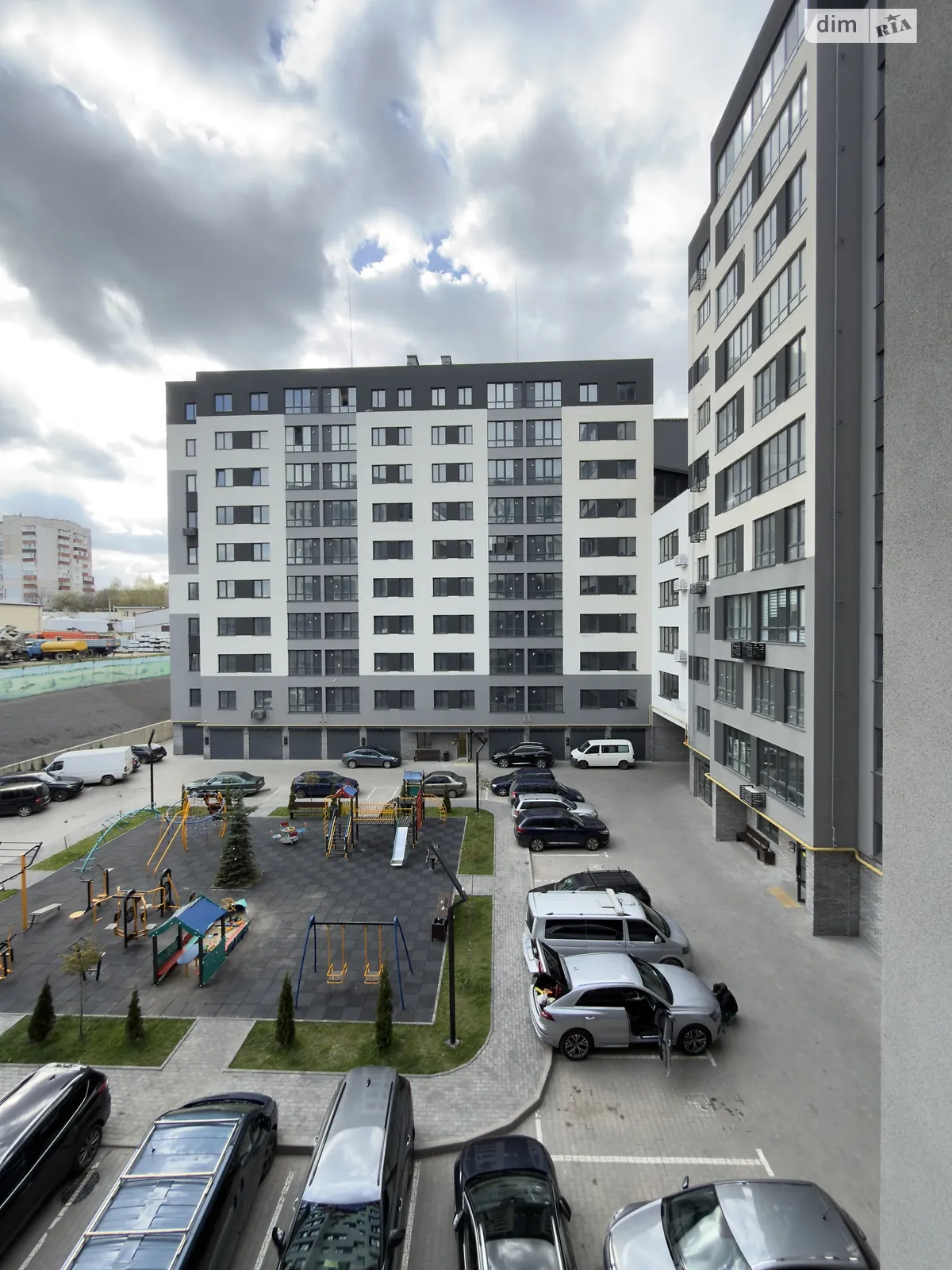 Продается 1-комнатная квартира 49 кв. м в Хмельницком, ул. Озерная, 14 - фото 1