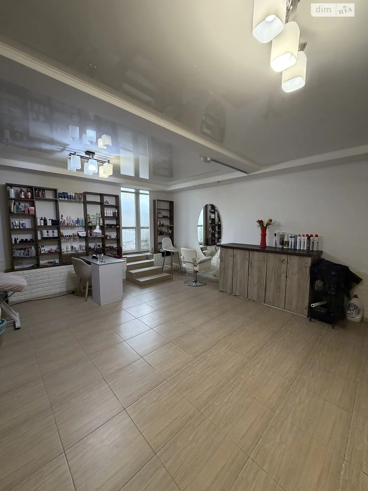 Продається приміщення вільного призначення 43.4 кв. м в 9-поверховій будівлі, цена: 27000 $ - фото 1