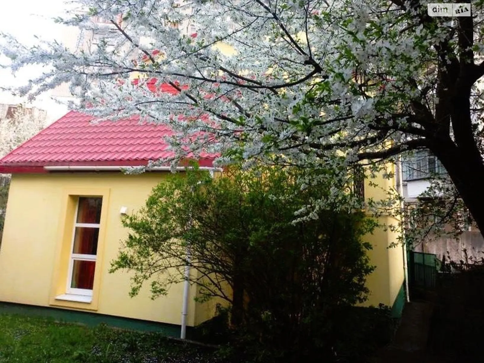 Продается дом на 2 этажа 150 кв. м с подвалом, цена: 249000 $ - фото 1