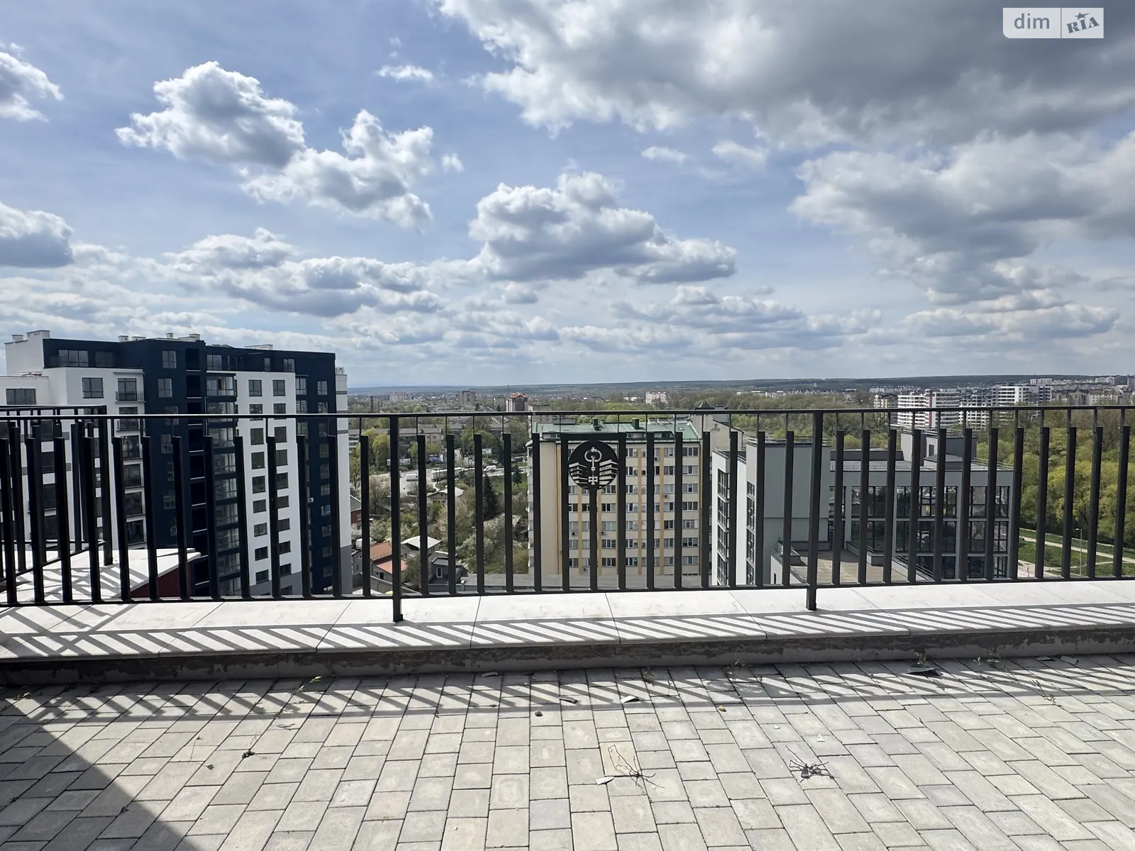 Продается 2-комнатная квартира 78 кв. м в Ивано-Франковске, ул. Княгинин, 44 - фото 1