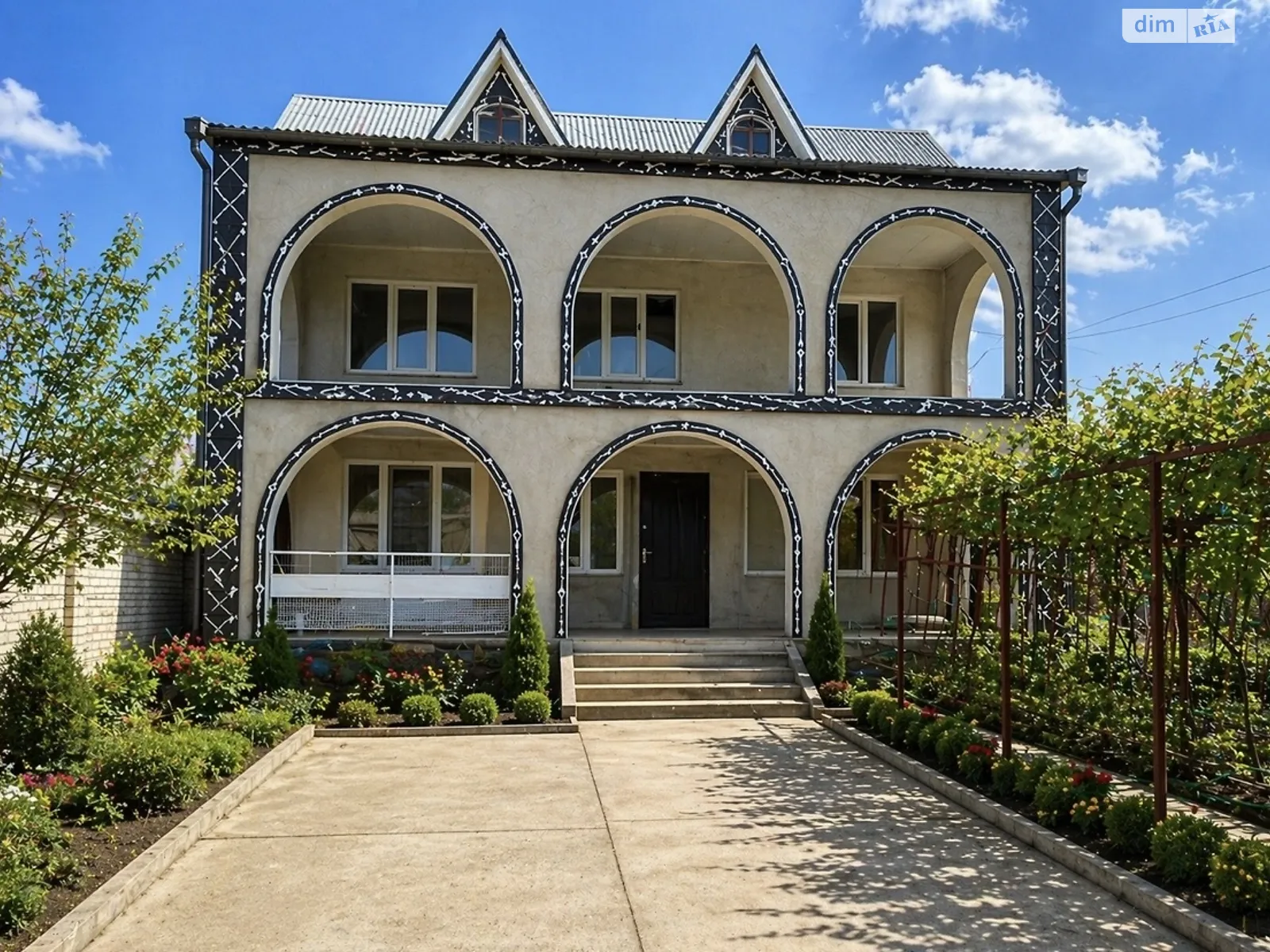 Продается дом на 2 этажа 191.8 кв. м с камином, цена: 175000 $ - фото 1