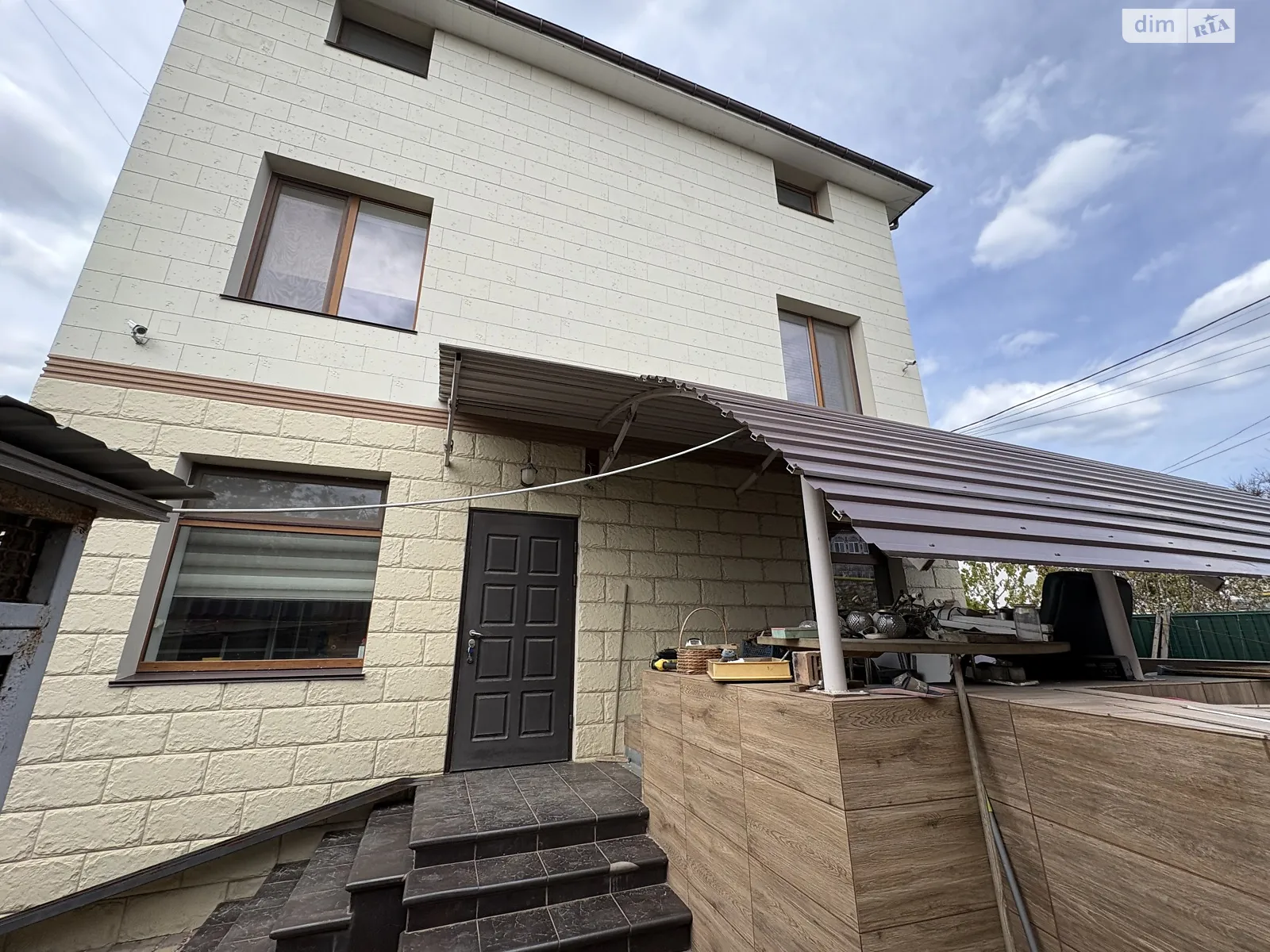 Продается дом на 2 этажа 280 кв. м с бассейном, цена: 280000 $ - фото 1