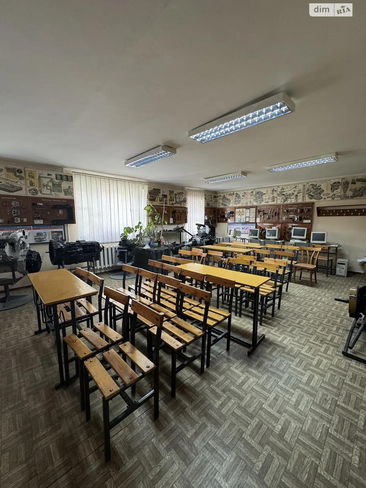 Сдается в аренду помещения свободного назначения 109 кв. м в 10-этажном здании, цена: 12000 грн - фото 1