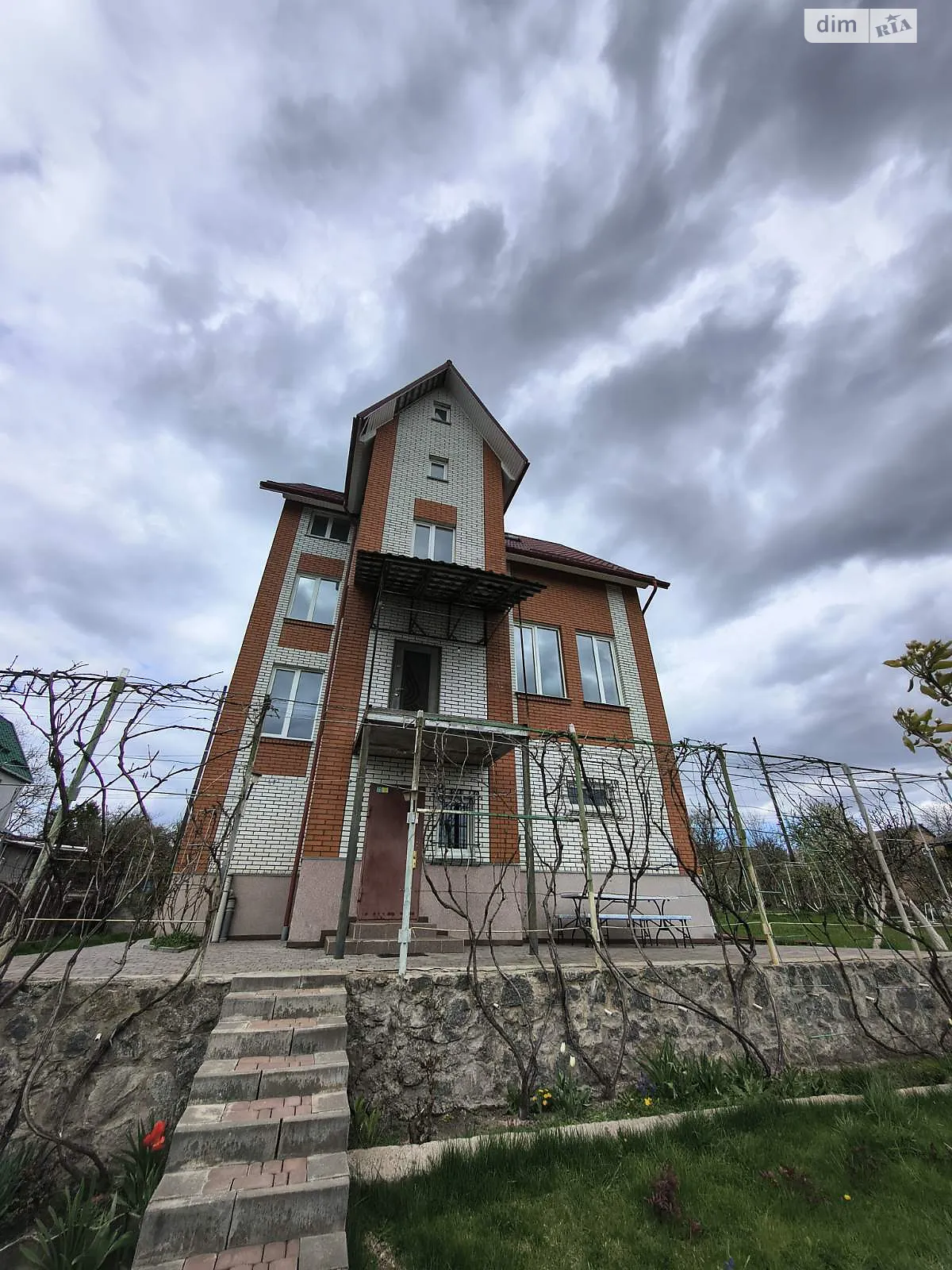 Продается дом на 3 этажа 348.7 кв. м с мебелью, цена: 169999 $ - фото 1