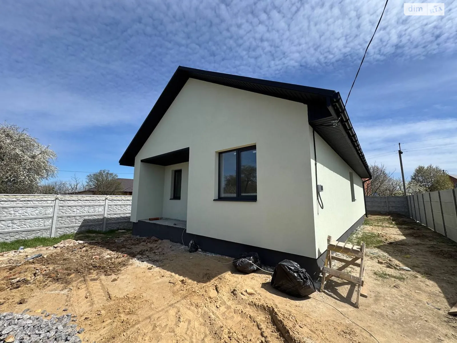 Продается одноэтажный дом 105 кв. м с балконом, цена: 93000 $ - фото 1