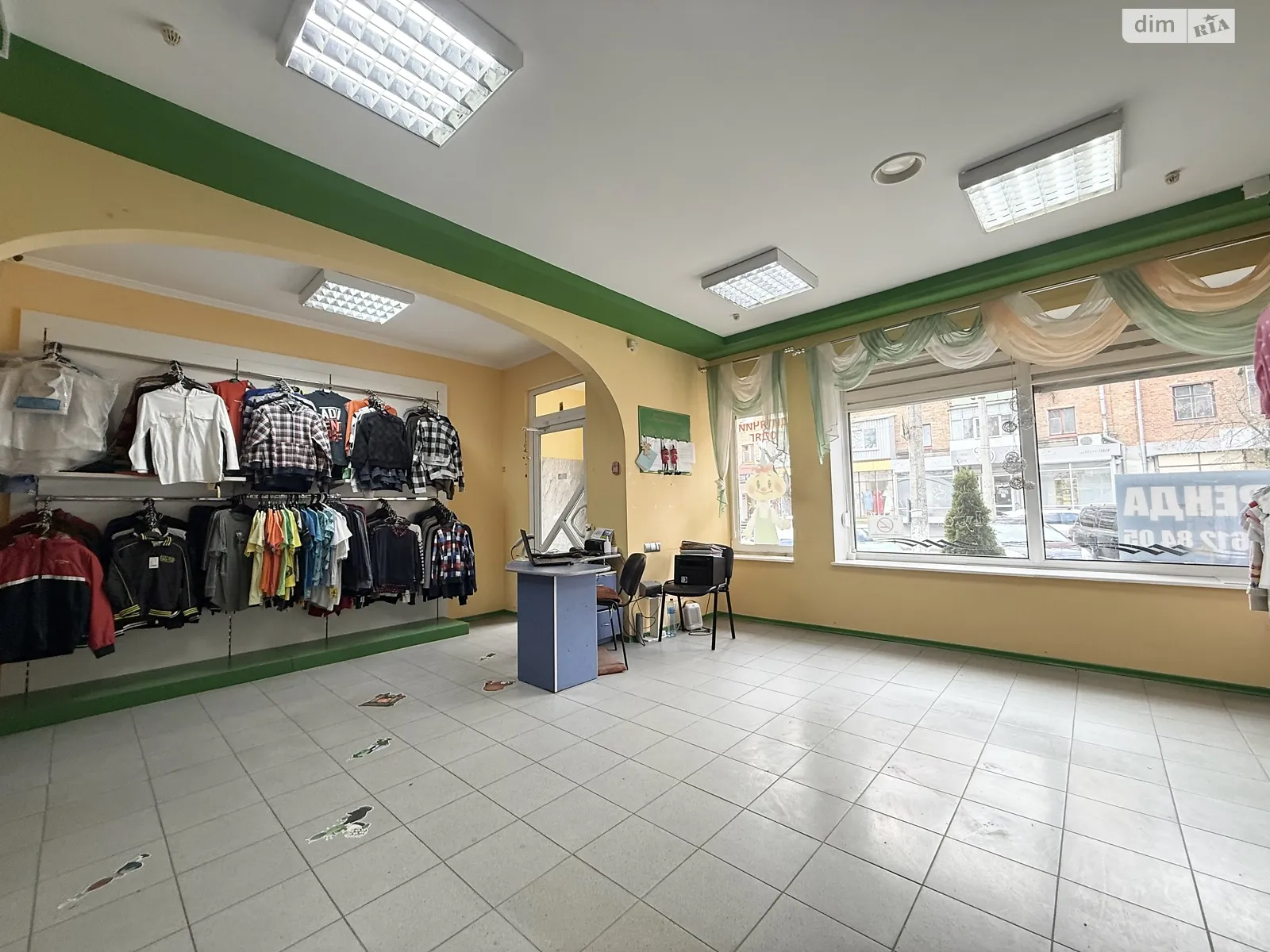 Сдается в аренду помещения свободного назначения 64 кв. м в 4-этажном здании, цена: 38500 грн - фото 1