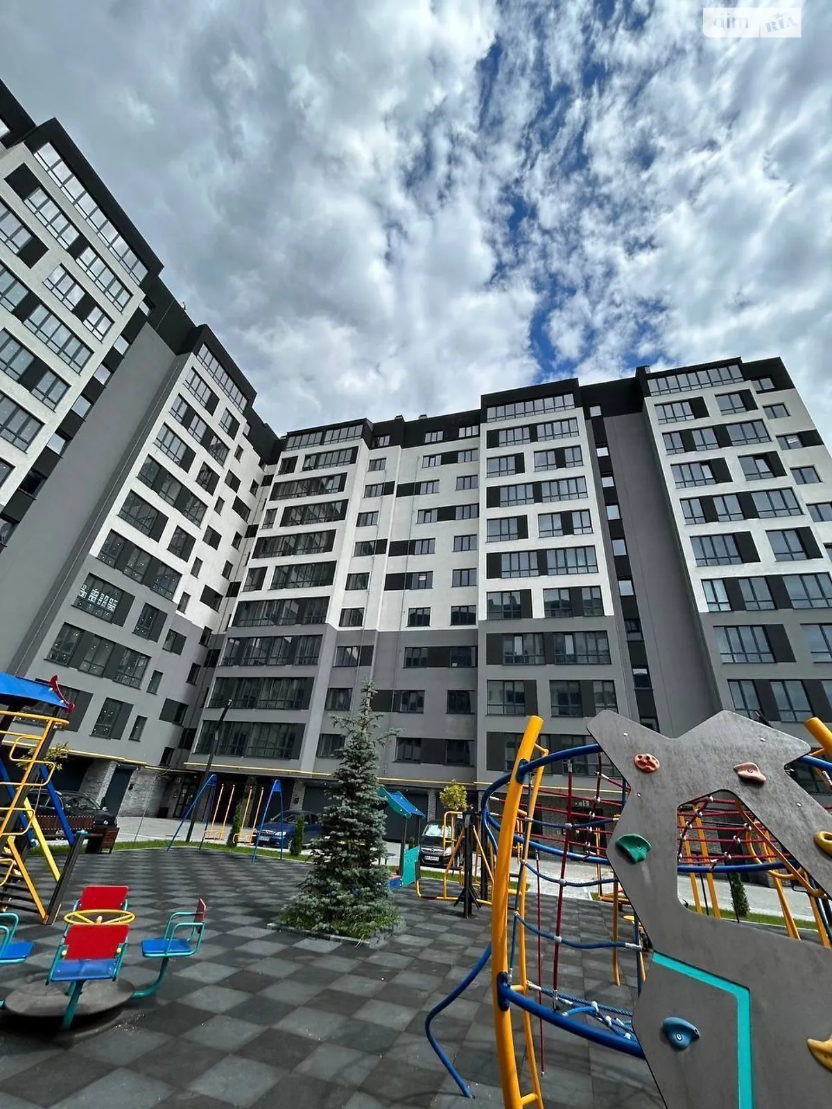 Продается 3-комнатная квартира 83.4 кв. м в Хмельницком, ул. Озерная - фото 1
