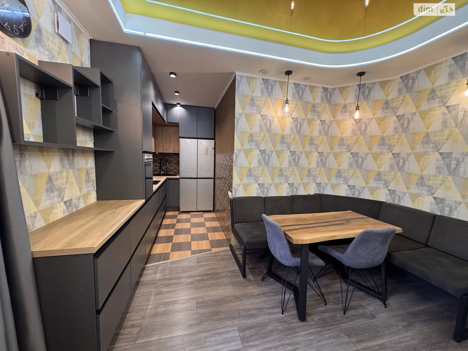 Продается 1-комнатная квартира 54.6 кв. м в Ирпене, ул. Рыльского - фото 1