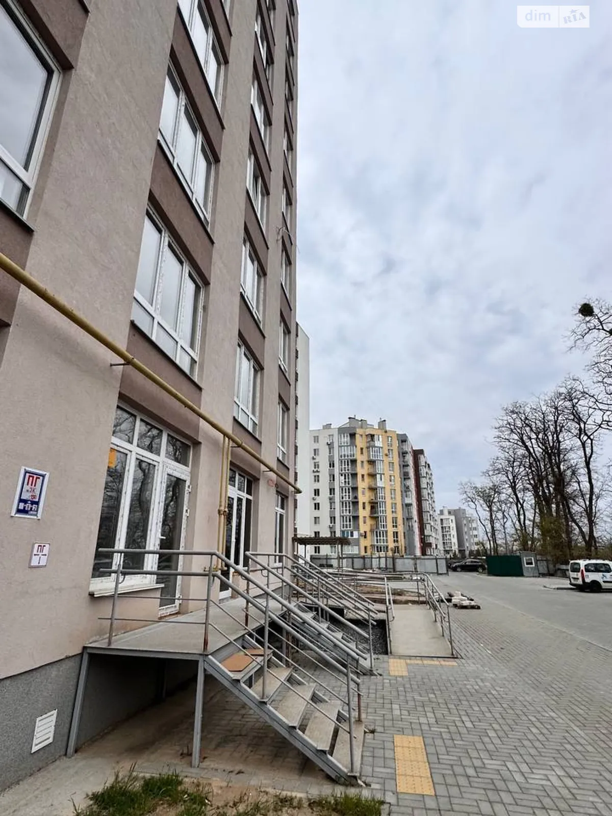 Продается 1-комнатная квартира 39.2 кв. м в Буче, ул. Князя Владимира Великого - фото 1