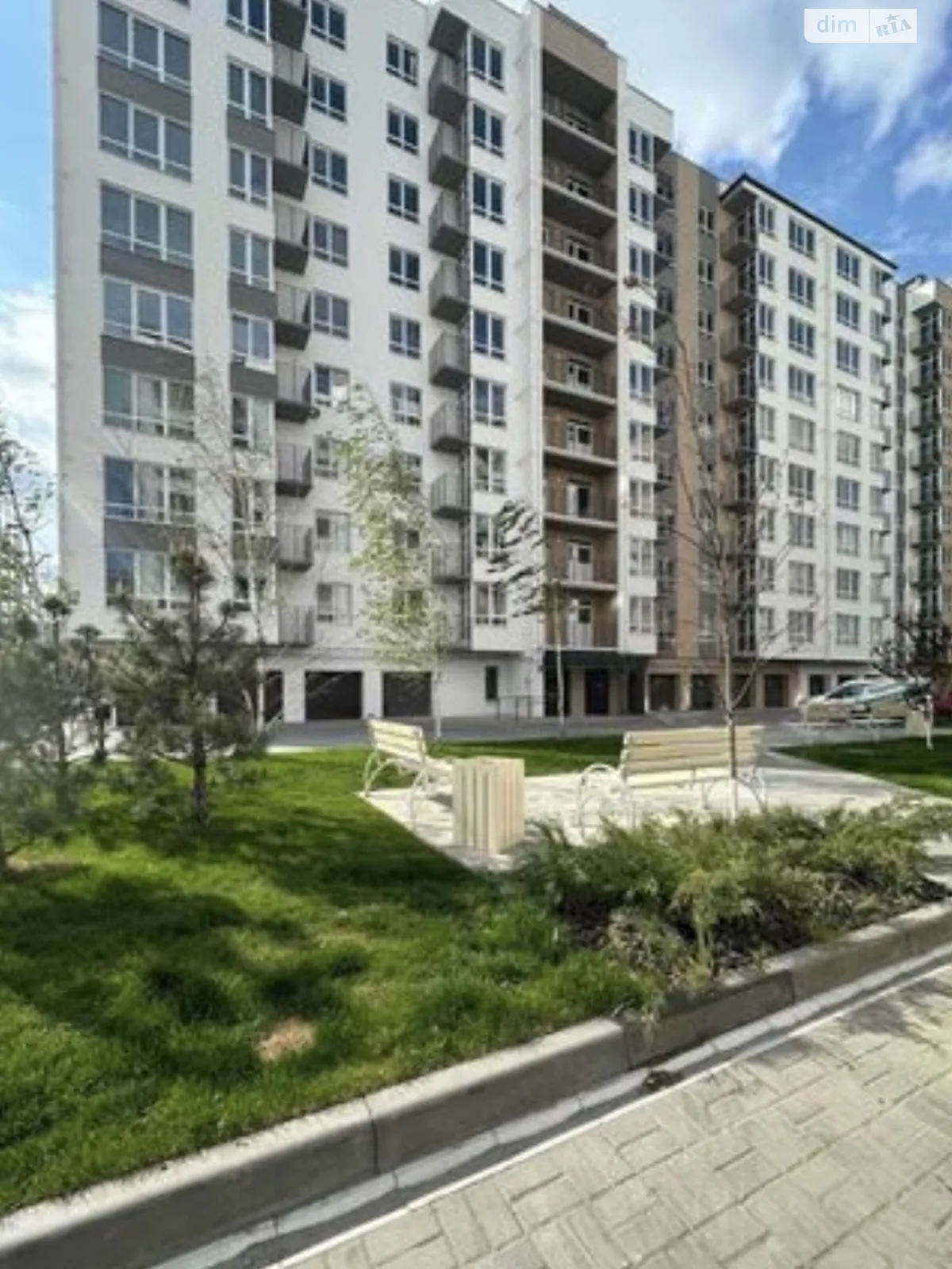 Продается 2-комнатная квартира 68 кв. м в Слобожанском, ул. Семейная, 5 - фото 1