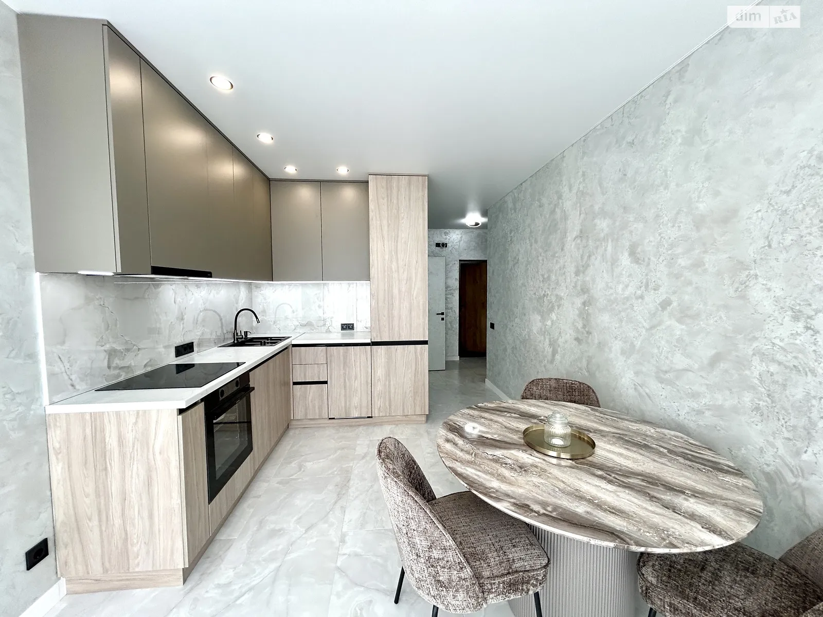 Продается 1-комнатная квартира 42 кв. м в Ирпене, ул. Университетская(Карла Маркса), 3/15 - фото 1