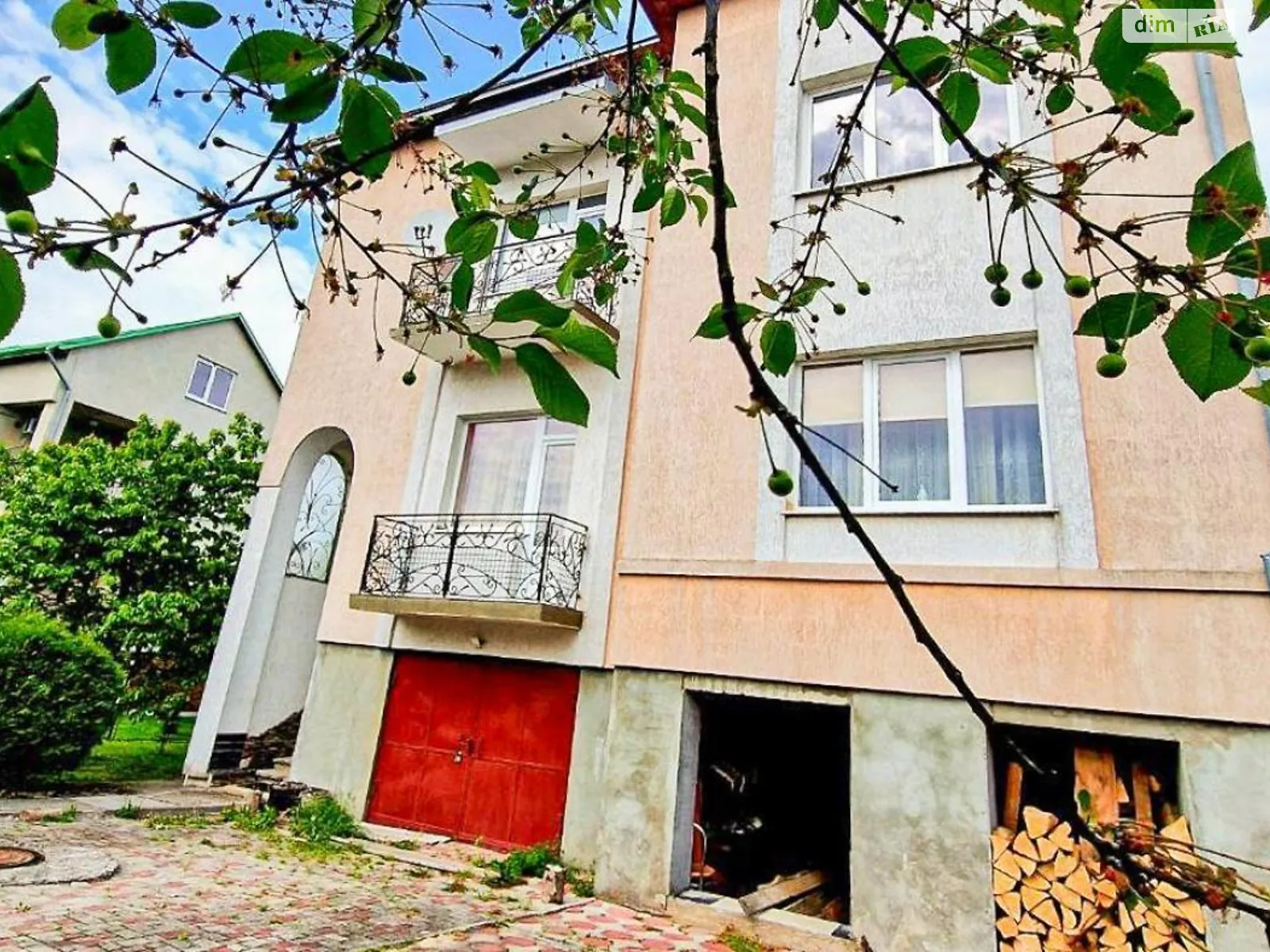 Продается дом на 2 этажа 350 кв. м с мебелью, цена: 119500 € - фото 1