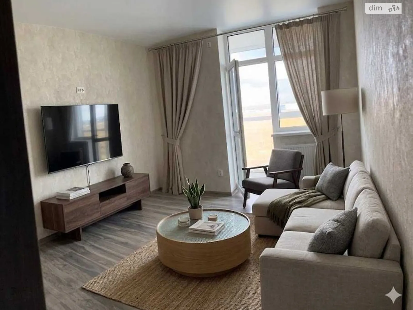 Продается 1-комнатная квартира 37 кв. м в Буче, ул. Бориса Гмыри, 11/5 - фото 1