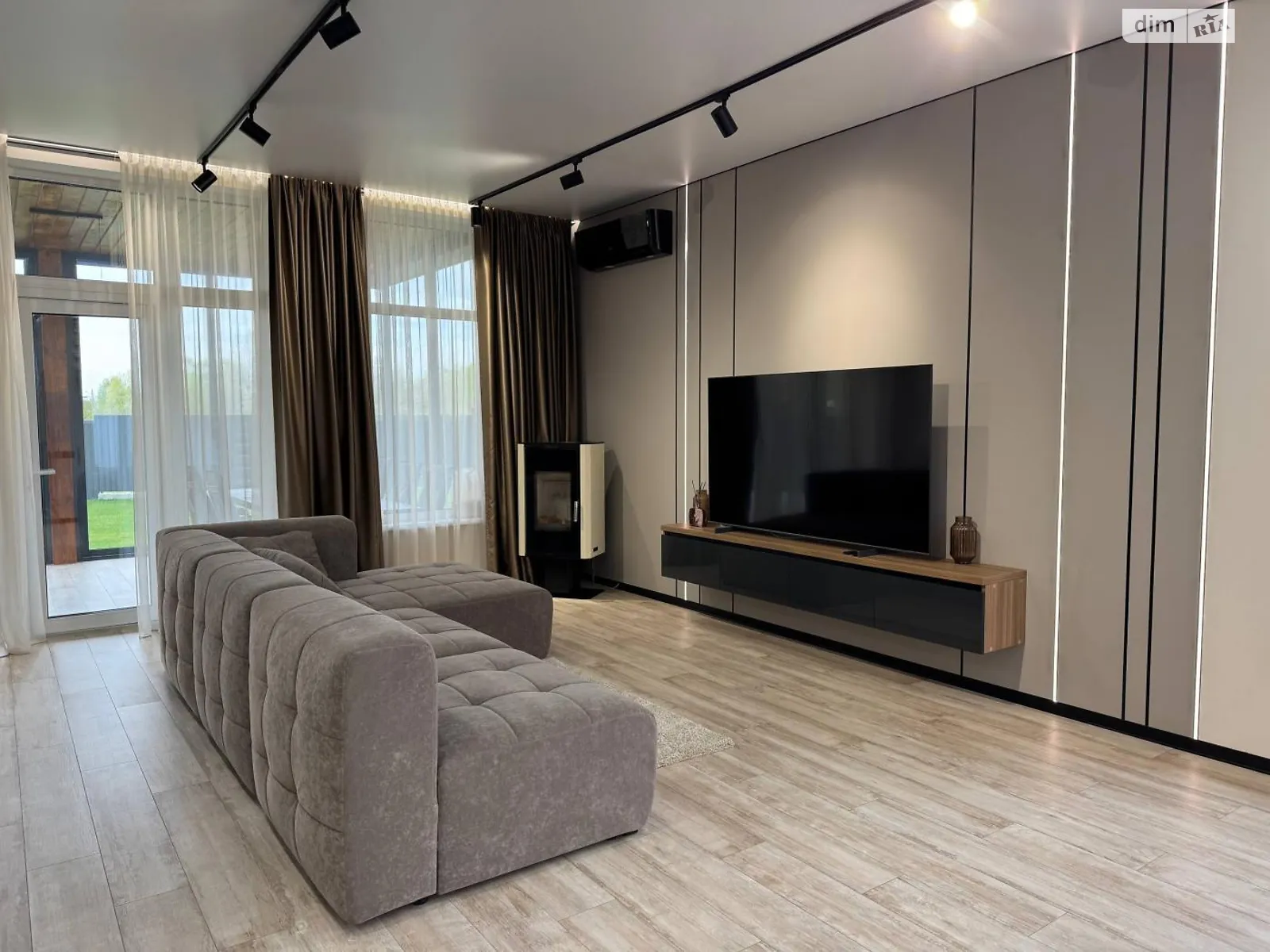 Продается дом на 2 этажа 150 кв. м с подвалом, цена: 260000 $ - фото 1