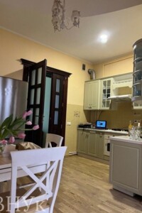 Продажа квартиры, Ивано-Франковск, р‑н. Центр, Стрельцов Сечевых улица, дом 12