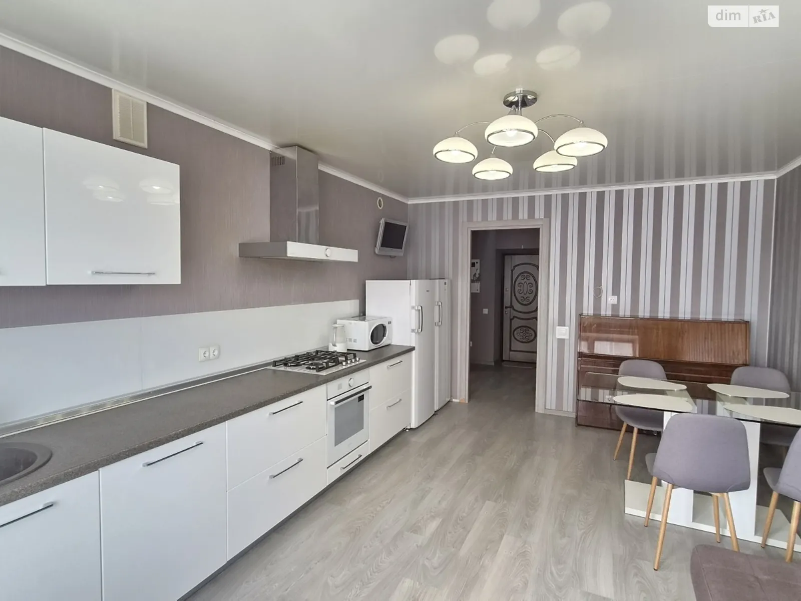 Здається в оренду 2-кімнатна квартира 76 кв. м у Хмельницькому, вул. Подільська, 102 - фото 1