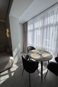 Продаж квартири, Івано-Франківськ, р‑н. Центр, Височана Семена вулиця, буд. 37