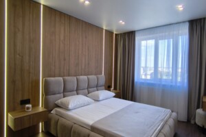 Продаж квартири, Івано-Франківськ, р‑н. Центр, Височана Семена вулиця, буд. 18 корпус 37