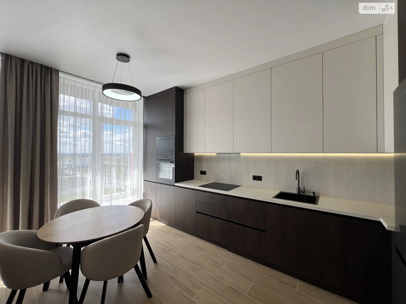 Продается 1-комнатная квартира 60 кв. м в Ровно, ул. Киевская, 108 - фото 1