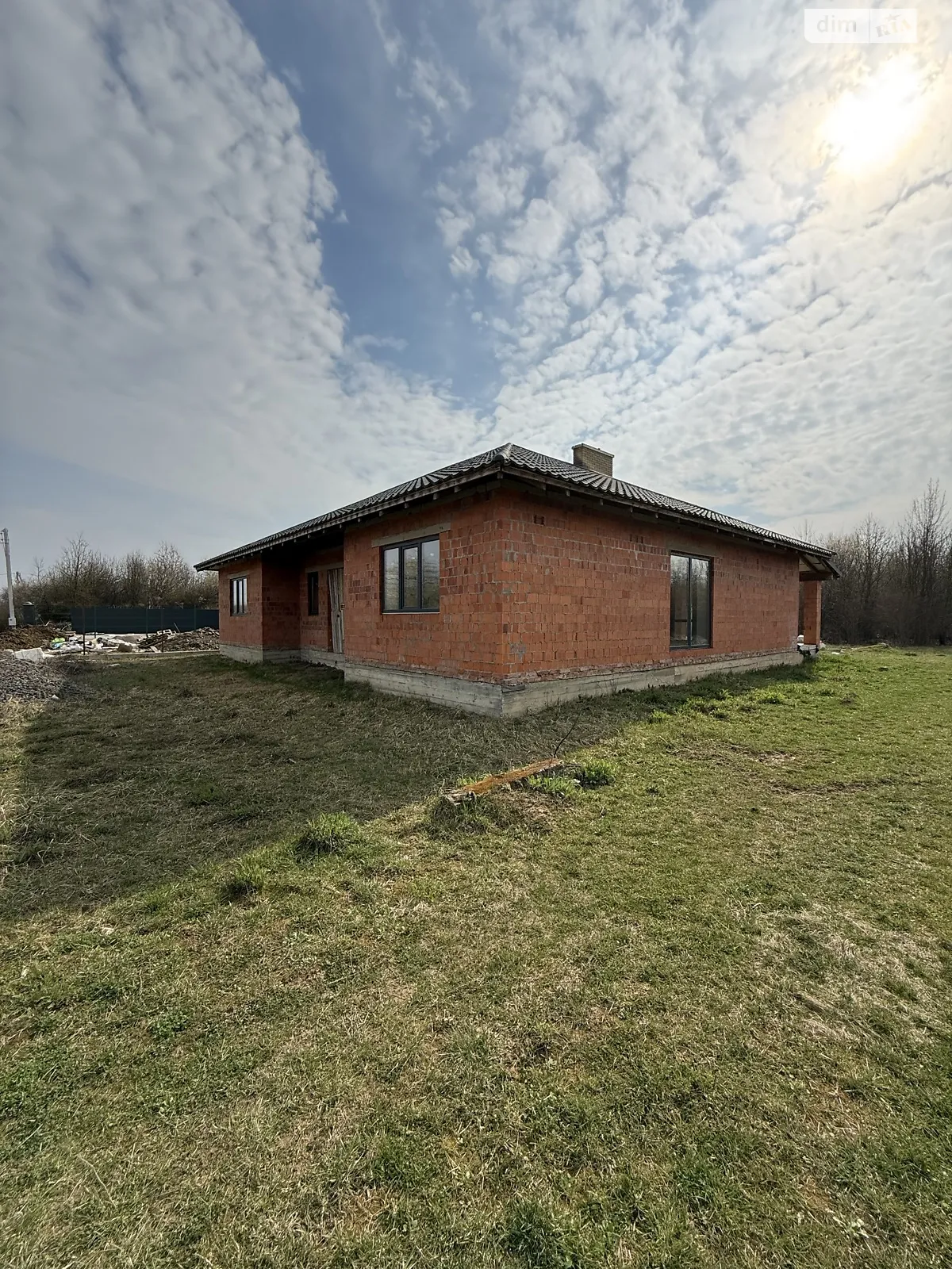 Продается одноэтажный дом 180 кв. м с камином, цена: 105000 $ - фото 1