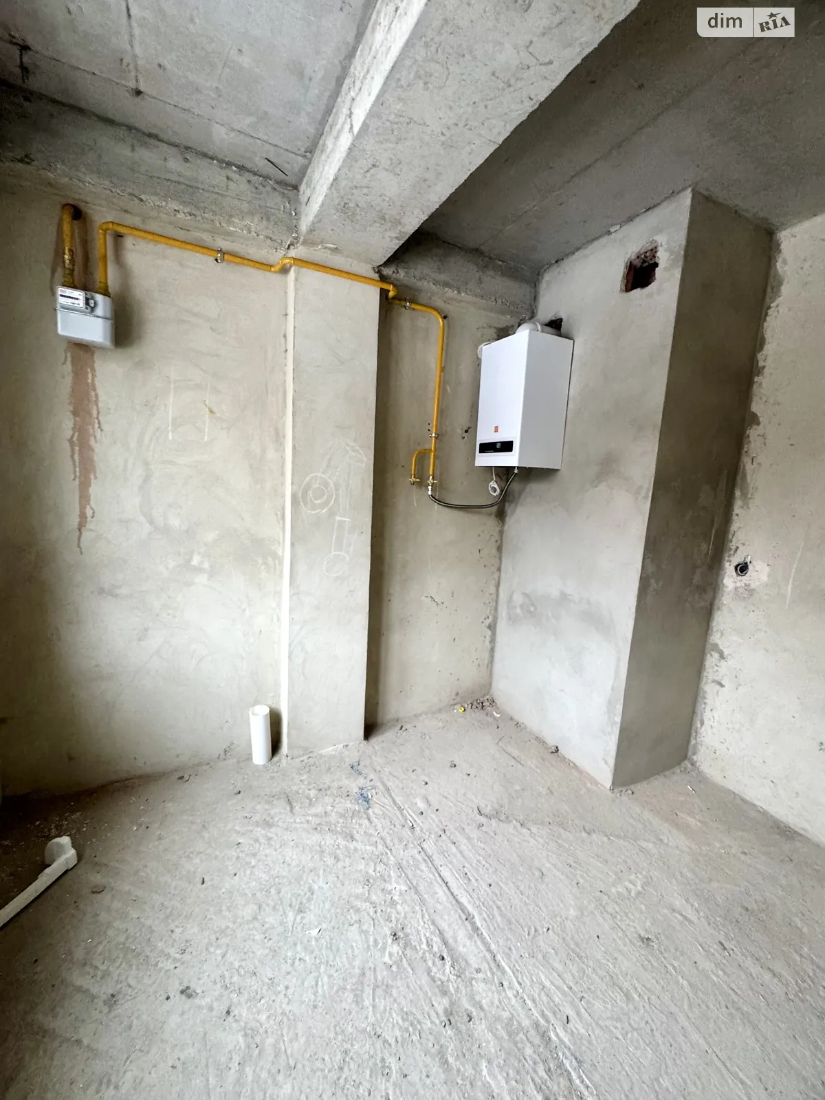 Продается 1-комнатная квартира 38 кв. м в Черновцах, ул. Украинская - фото 1