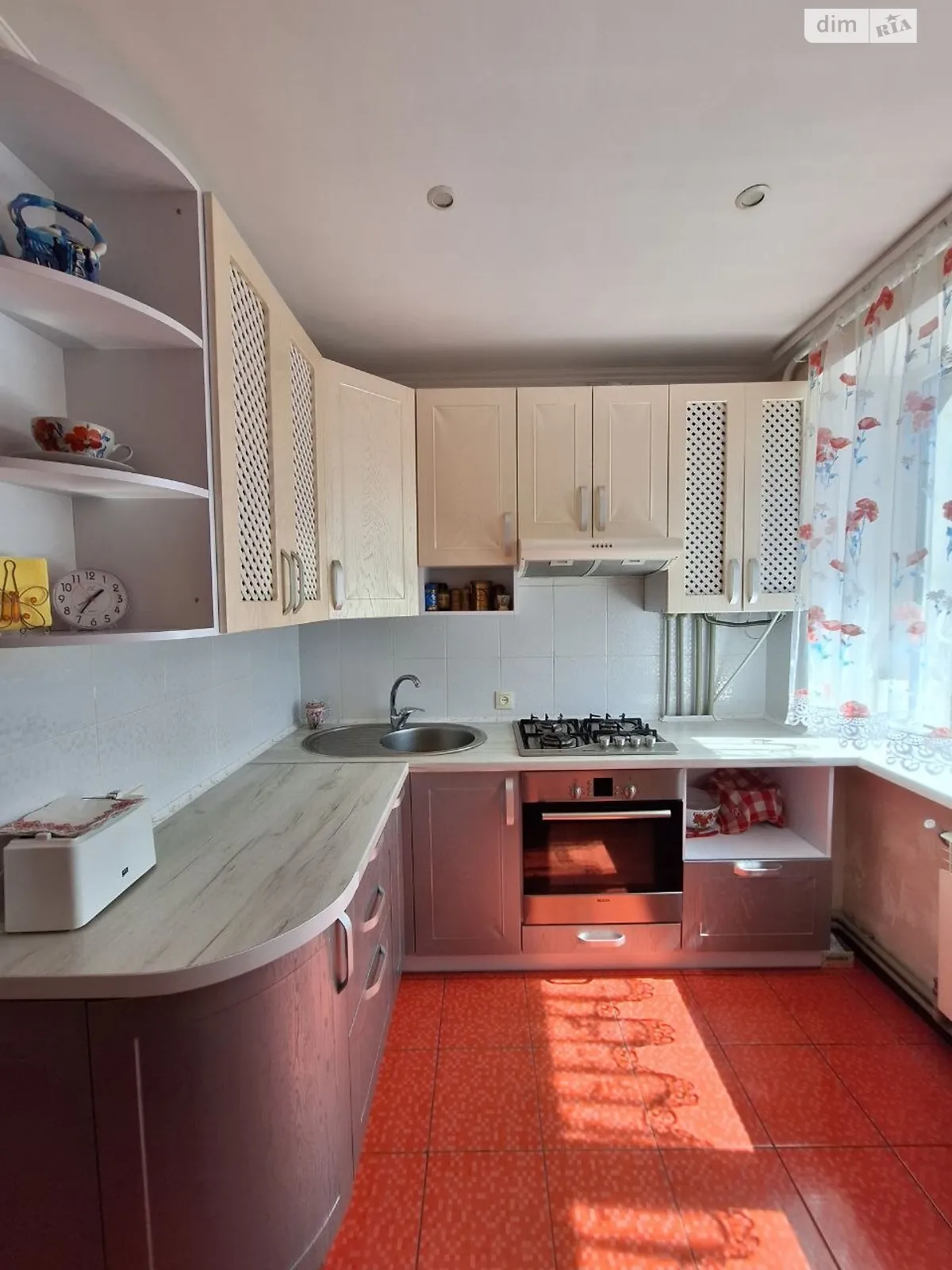 Продается 3-комнатная квартира 67.7 кв. м в Ровно, пер. Дворецкий, 57 - фото 1