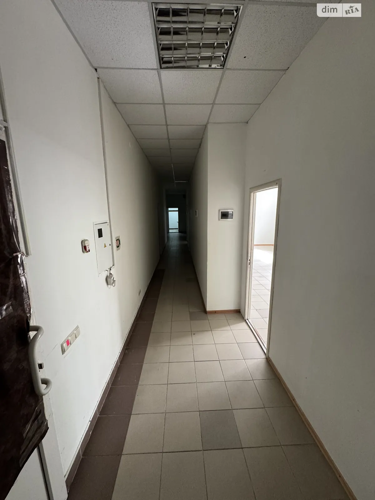 Сдается в аренду помещения свободного назначения 185 кв. м в 4-этажном здании, цена: 18500 грн - фото 1