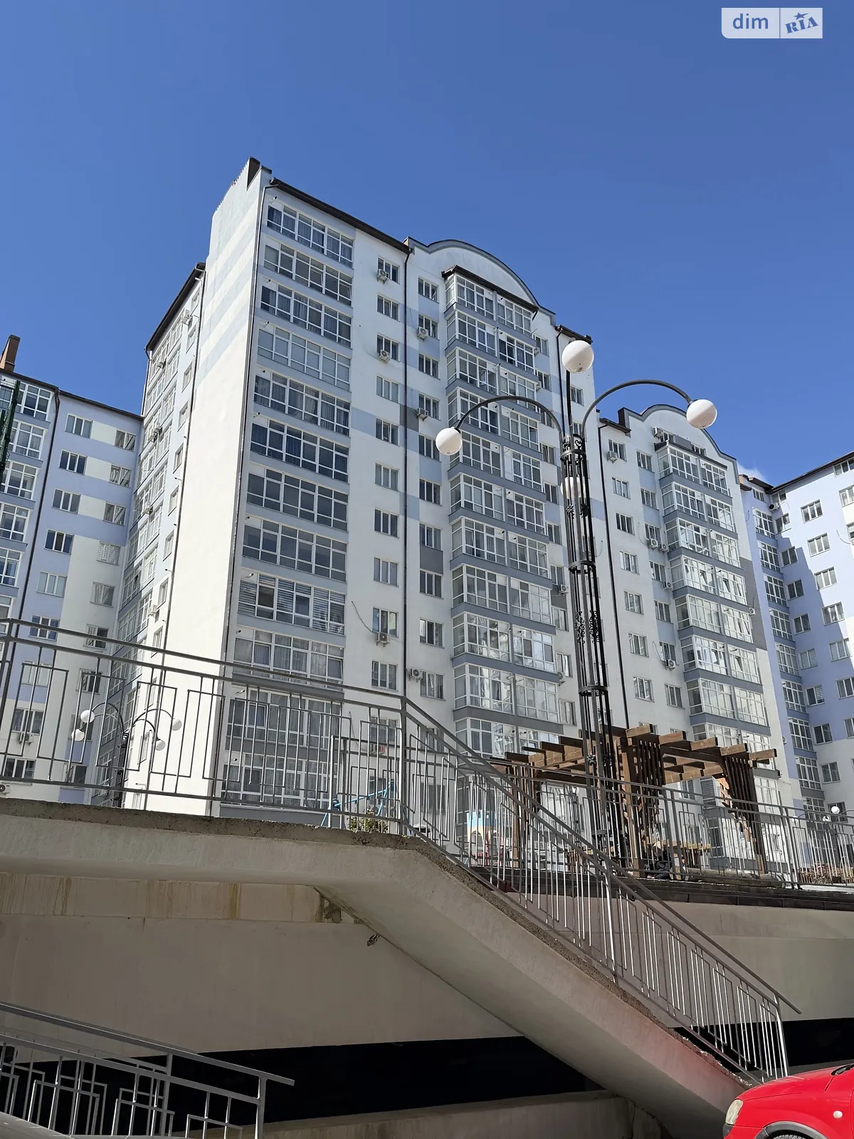 Продается 2-комнатная квартира 55.2 кв. м в Ивано-Франковске, ул. Высочана Семена - фото 1