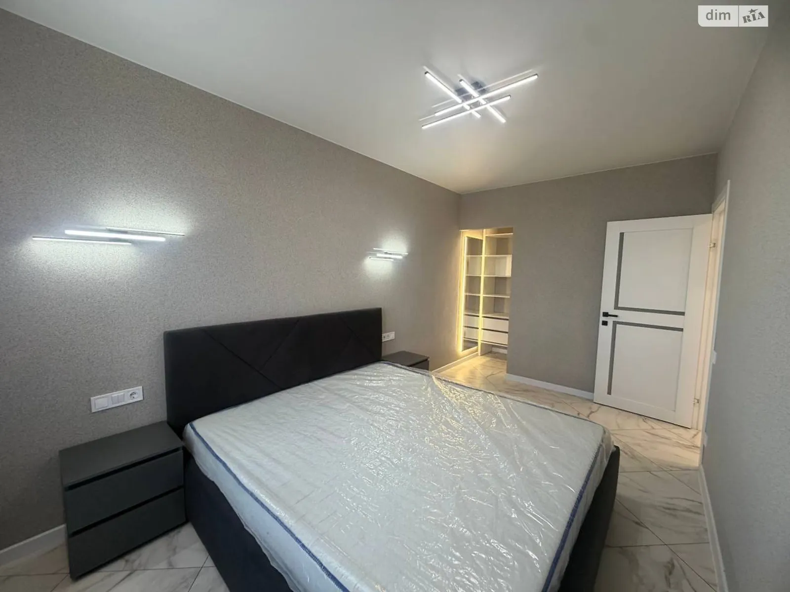 Продается 1-комнатная квартира 36 кв. м в Буче, ул. Ивана Кожедуба, 4 - фото 1